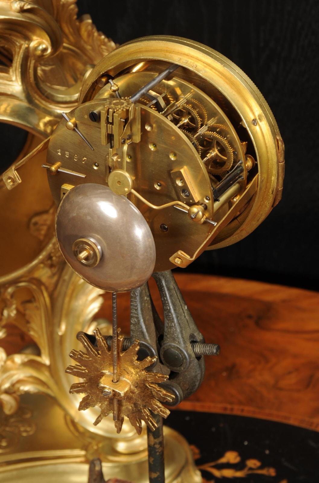 Antike französische Ormolu-Rokoko-Uhr im Angebot 9