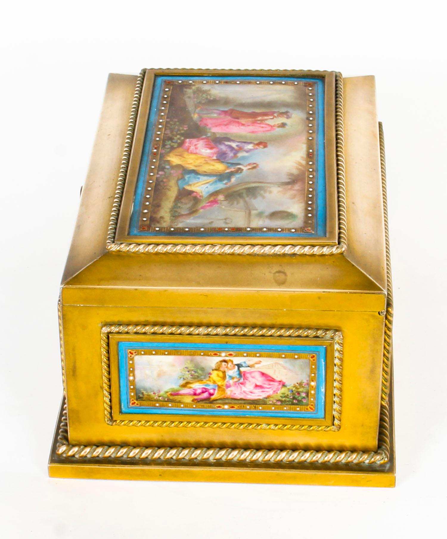 Antique French Ormolu and Sèvres Porcelain Jewelry Casket, 19th Century 7