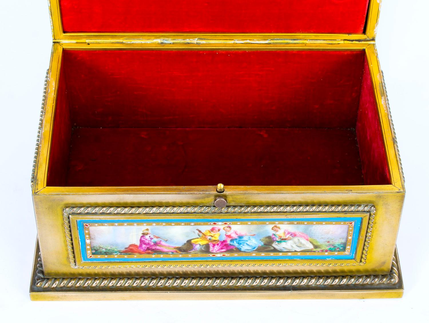 Antique French Ormolu and Sèvres Porcelain Jewelry Casket, 19th Century 8