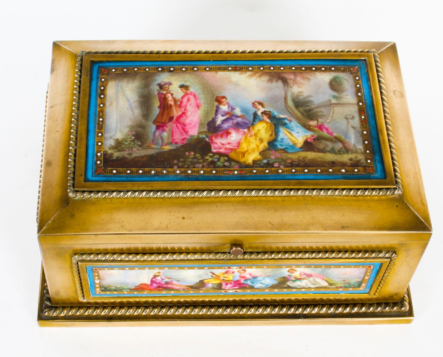 Antique French Ormolu and Sèvres Porcelain Jewelry Casket, 19th Century 9