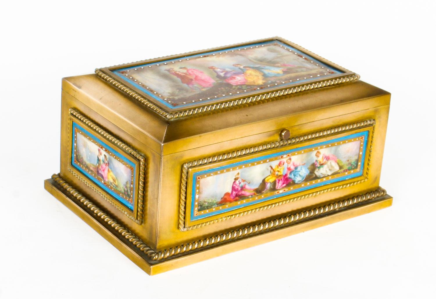 Antique French Ormolu and Sèvres Porcelain Jewelry Casket, 19th Century 11