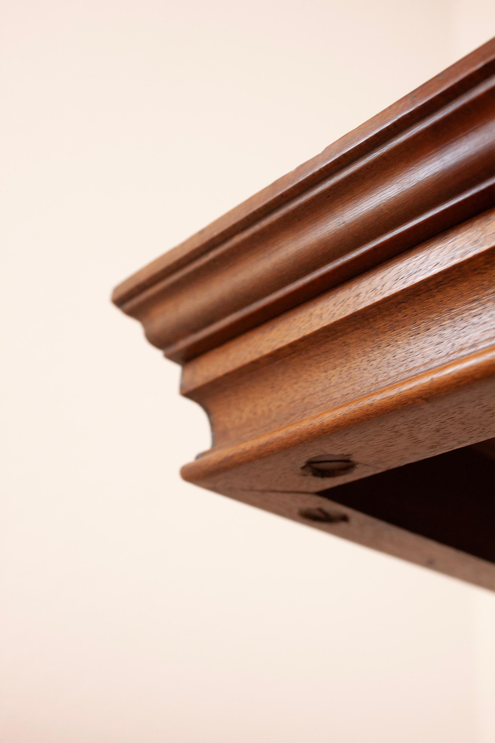 Antique French Ornate Turned Wooden Display Collem pillar with square Top For Sale 5