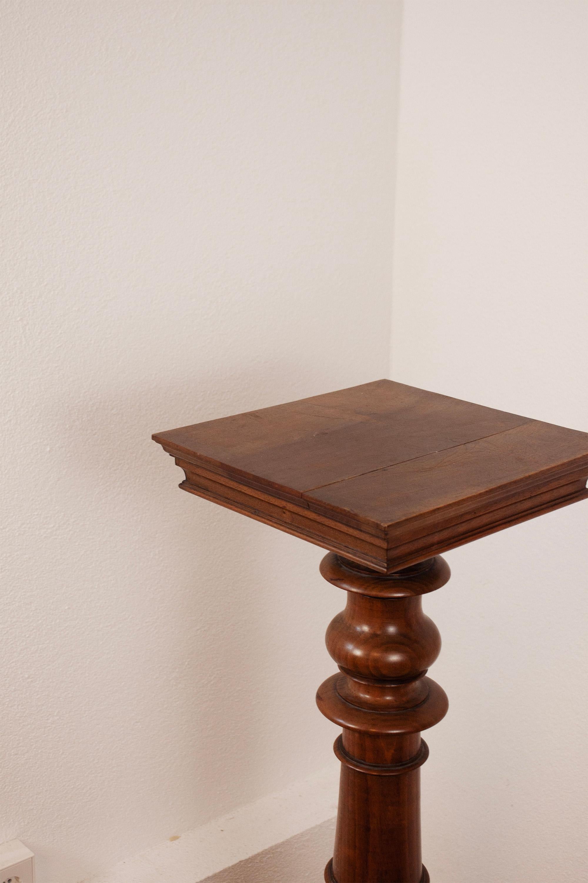 19th Century Antique French Ornate Turned Wooden Display Collem pillar with square Top For Sale