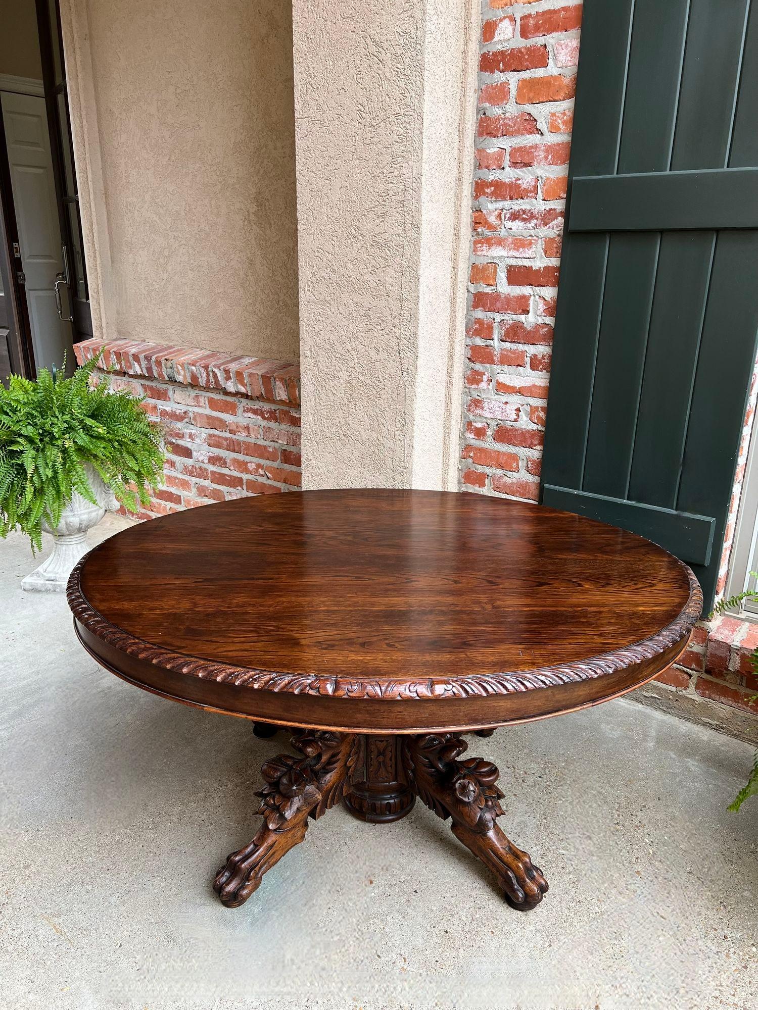 French Provincial Antique French Oval Center Hunt Table Carved Black Forest Pedestal Coffee Table