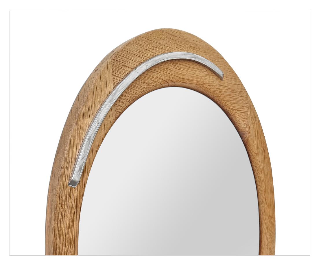 Milieu du XXe siècle Miroir ovale français ancien, bois de chêne et acier inoxydable, vers 1960 en vente