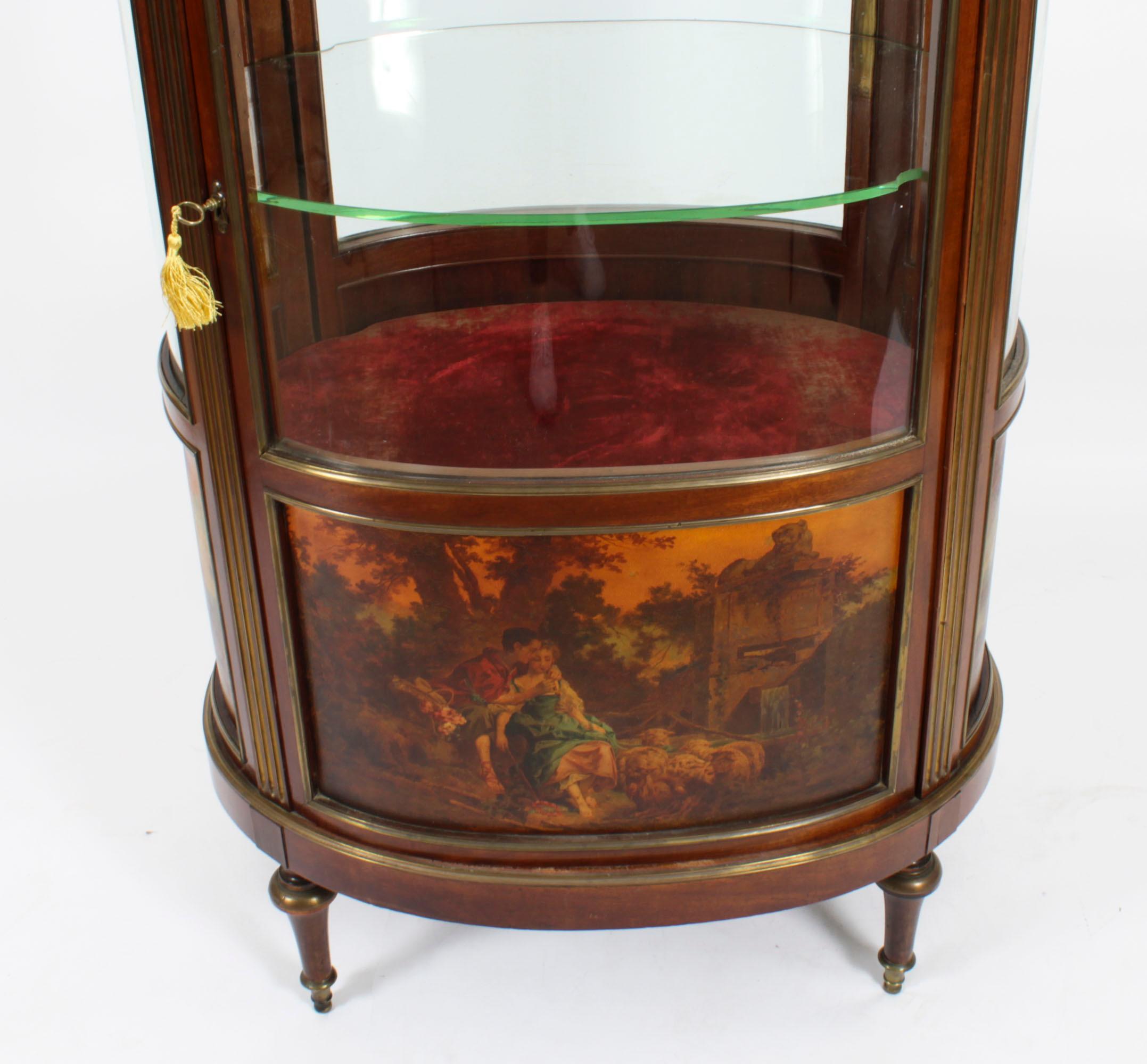 Antique French Oval Free Standing Vernis Martin Cabinet Vitrine, 19th Century For Sale 1
