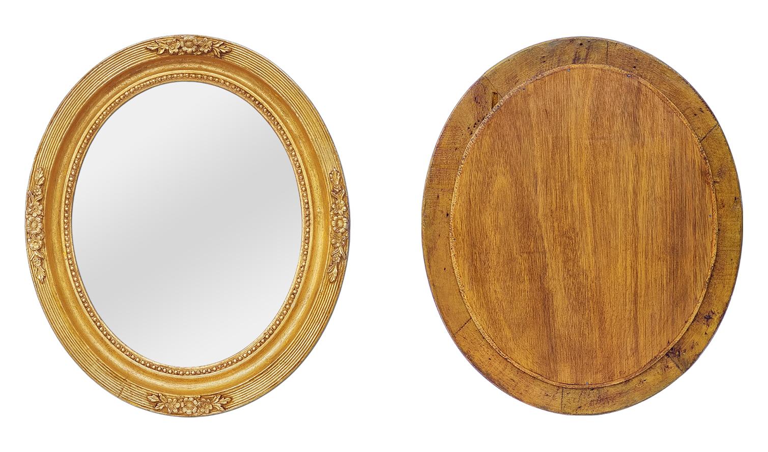 Specchio Antique French Oval Giltwood Wall Mirror, circa 1900 in vendita