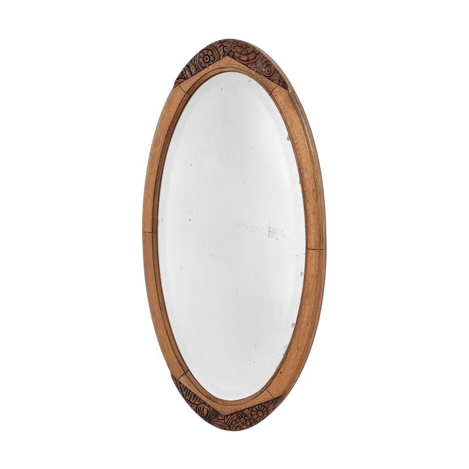 Antiguo Espejo Francés Ovalado de Madera Natural Tallada con Decoración Floral, circa 1940 en venta 5