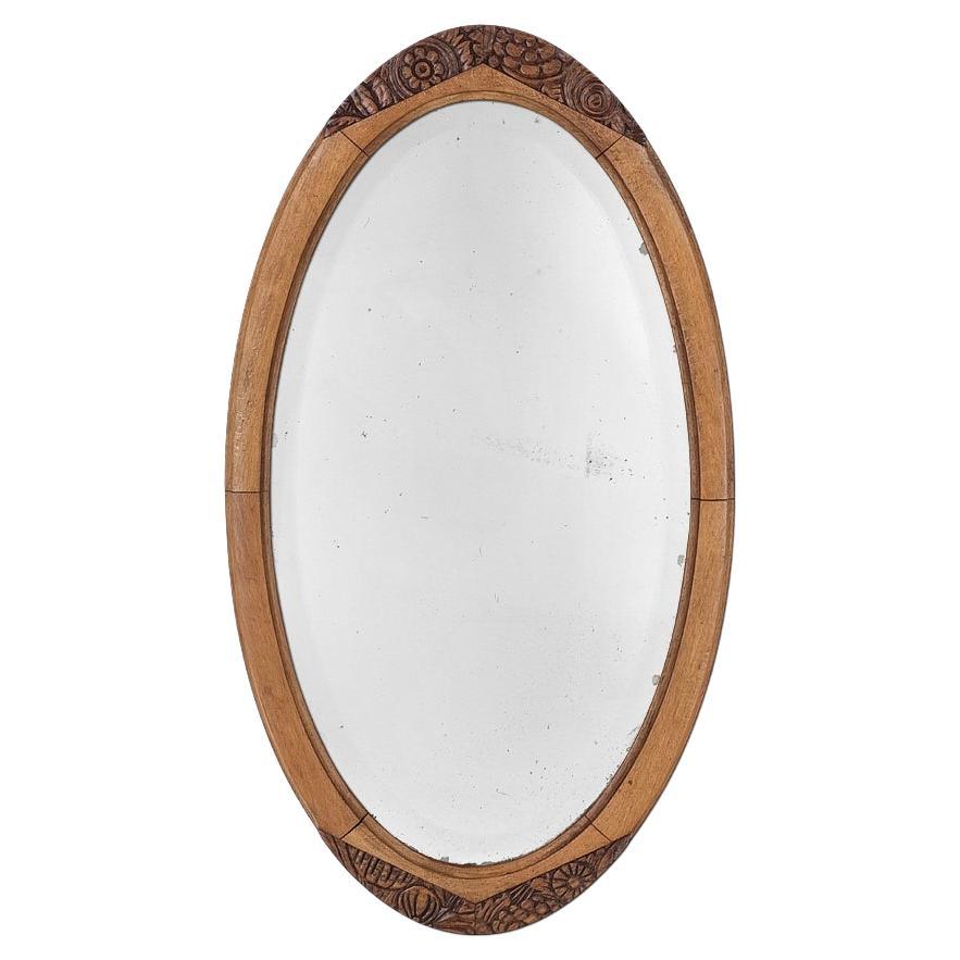 Antique Mirror ovale francese in legno naturale intagliato con decori floreali, circa 1940