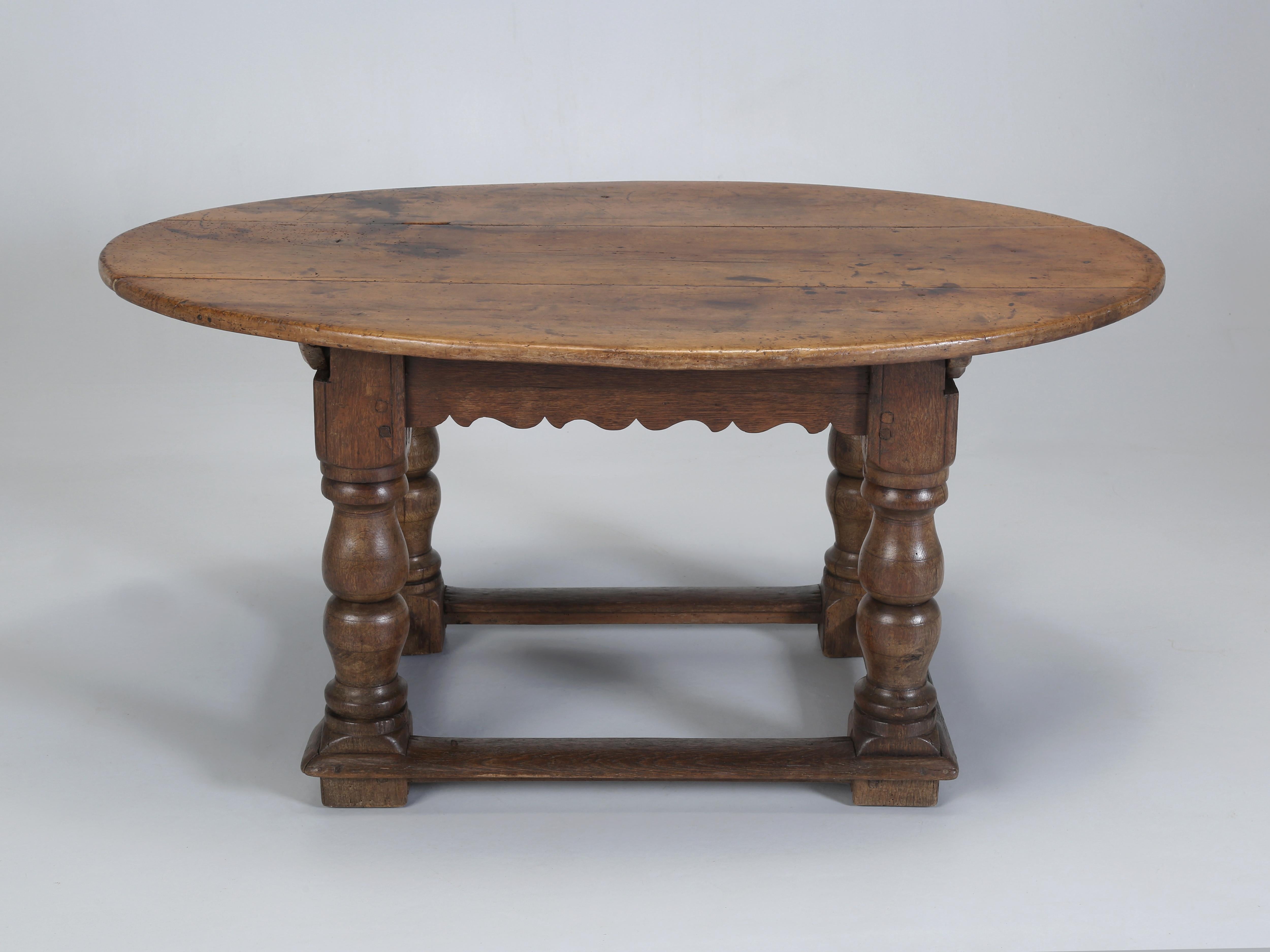 Antique French Oval Walnut Coffee/Tea Table Bordeaux c1700's Fabulous Patina For Sale 9