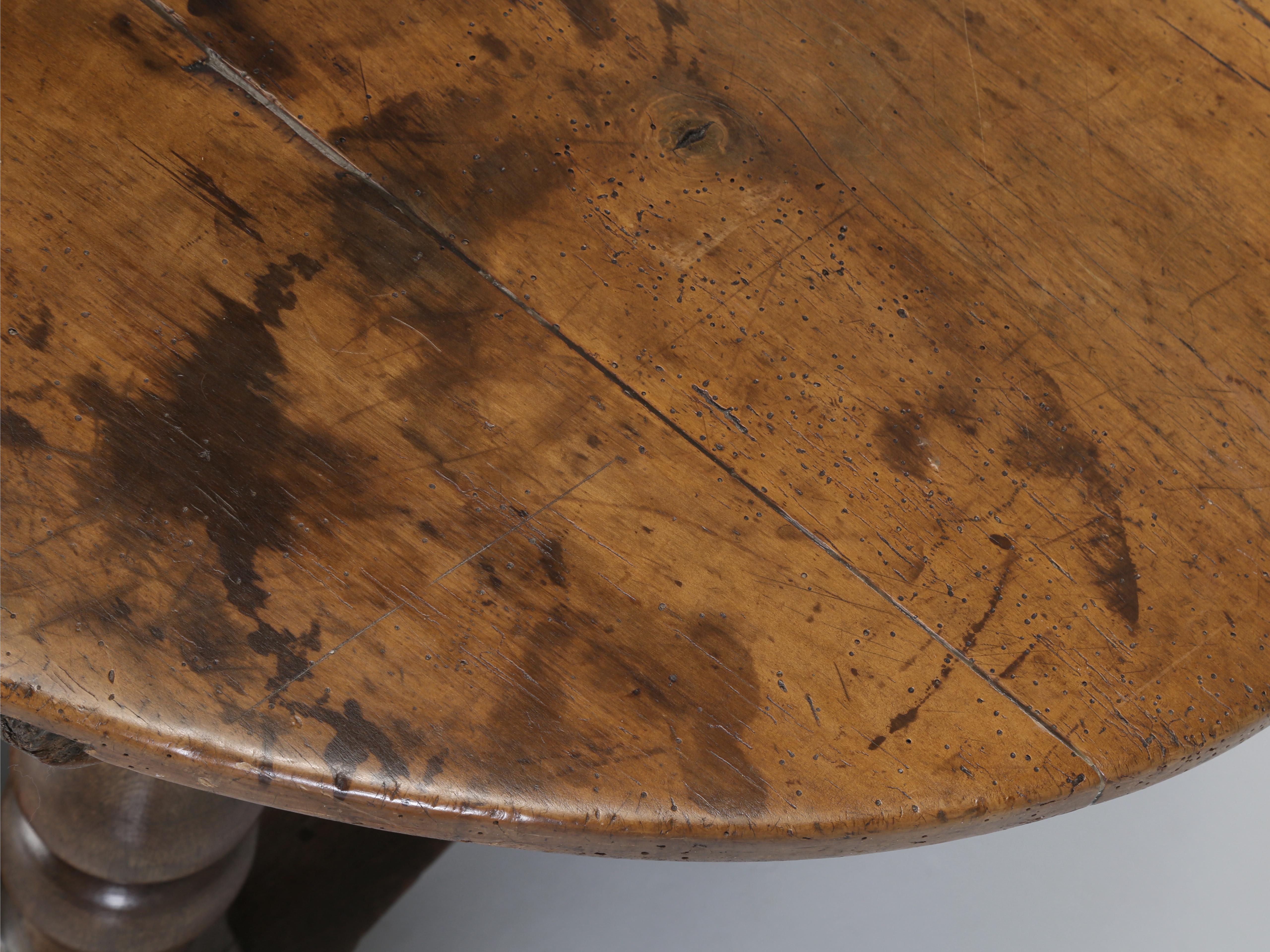 Country Antique French Oval Walnut Coffee/Tea Table Bordeaux c1700's Fabulous Patina For Sale