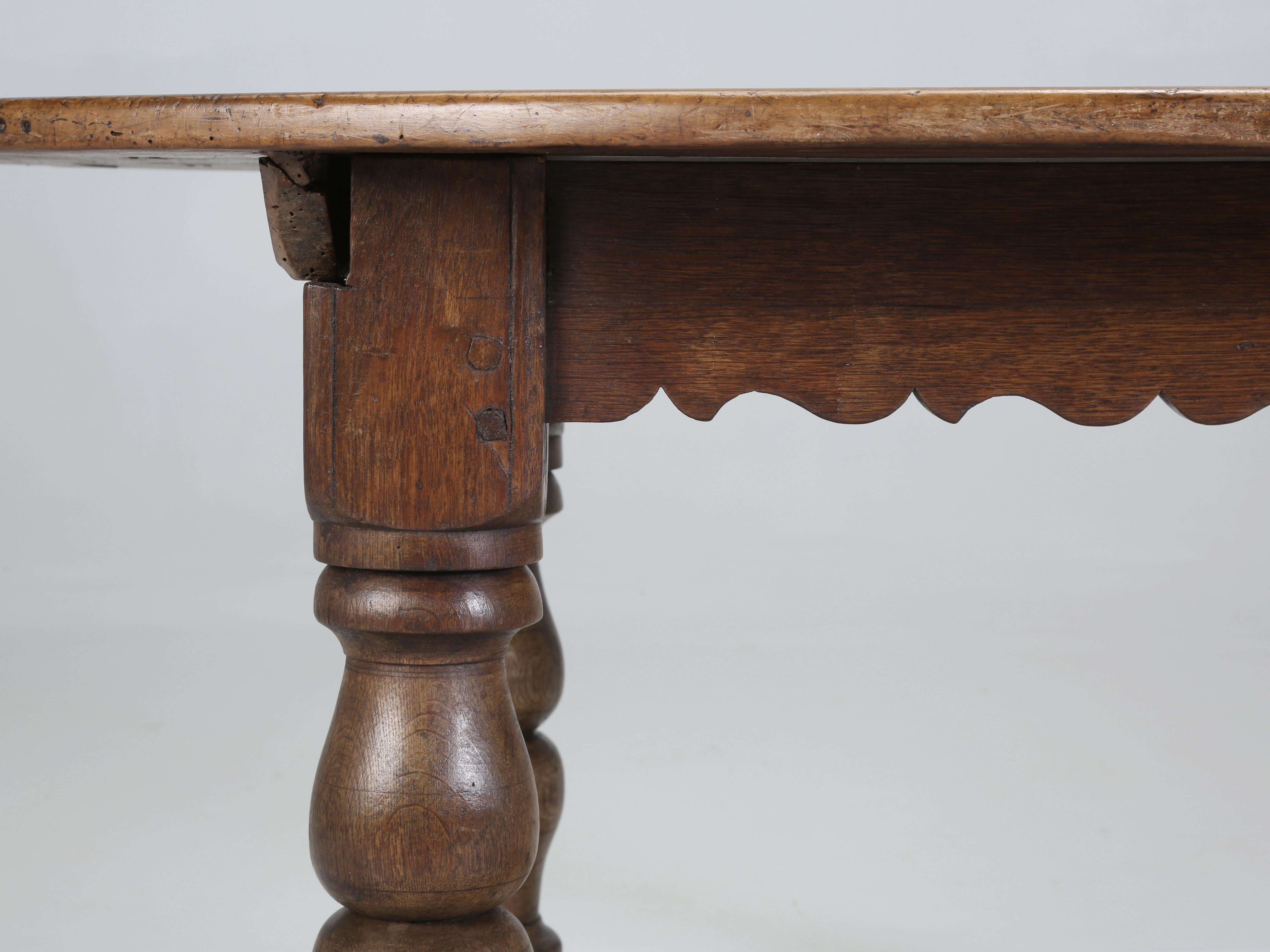 Antique French Oval Walnut Coffee/Tea Table Bordeaux c1700's Fabulous Patina For Sale 2