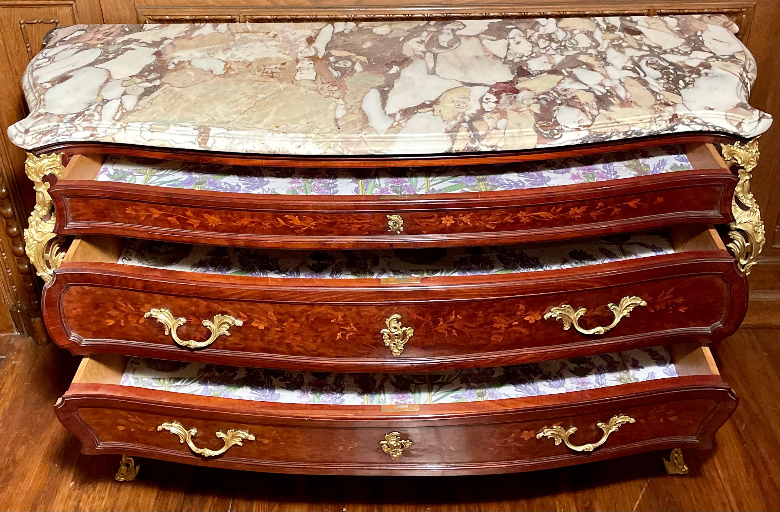 Ancienne commode bombée française « P. H. Remon, Paris » en bronze doré, marbre et acajou Bon état - En vente à New Orleans, LA