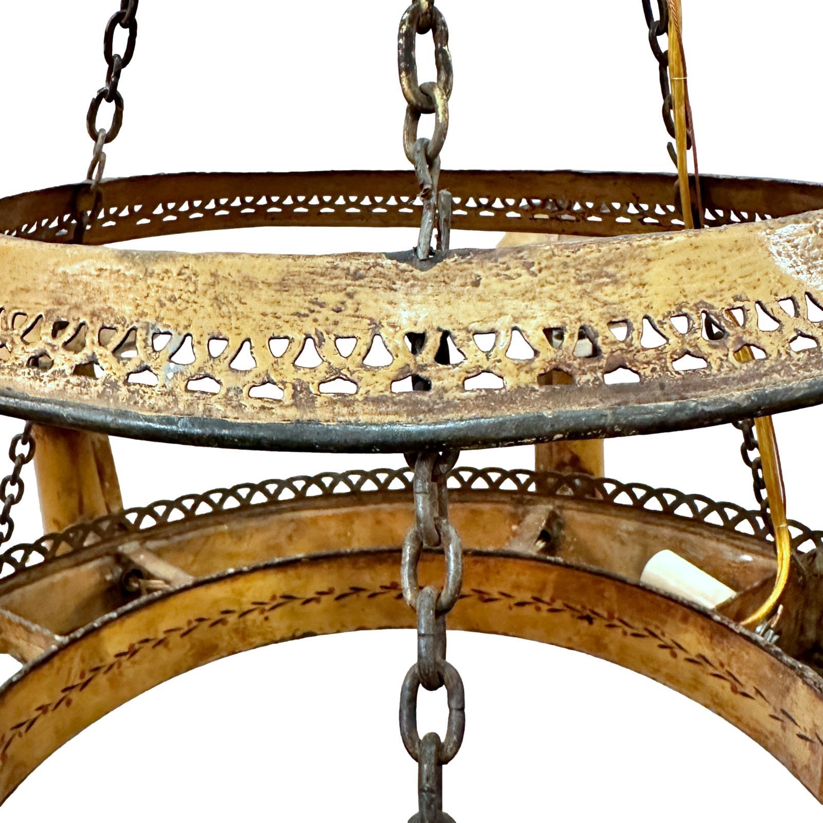 Peint Lustre ancien en tôle peinte française en vente