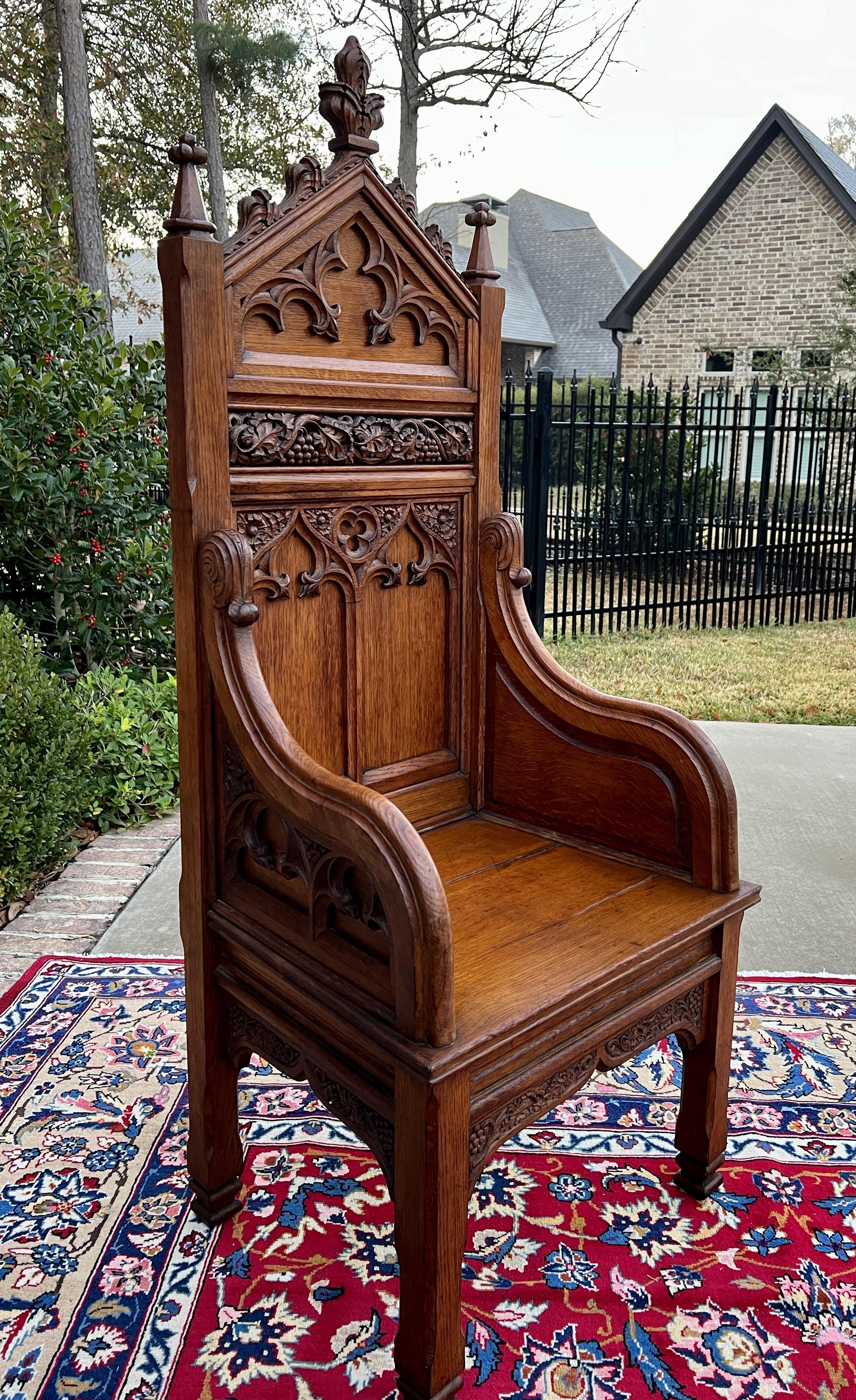 Antique French PAIR Bishops Throne Alter Chairs Gothic Revival Oak 19thC In Good Condition For Sale In Tyler, TX