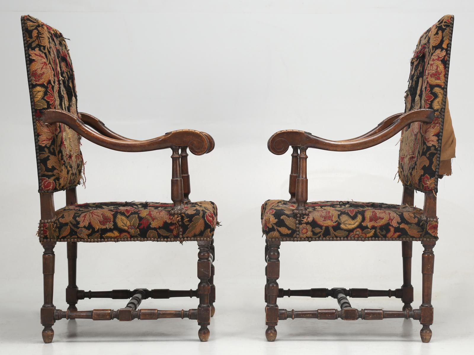 Antique French Pair of Armchairs from the Late 1800s 4