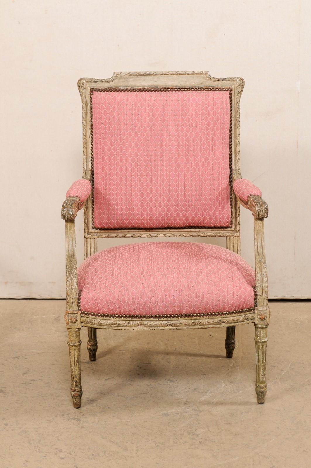 20th Century Antique French Pair of Louis XV Style Fauteuil Armchairs w/Original Wood Finish For Sale