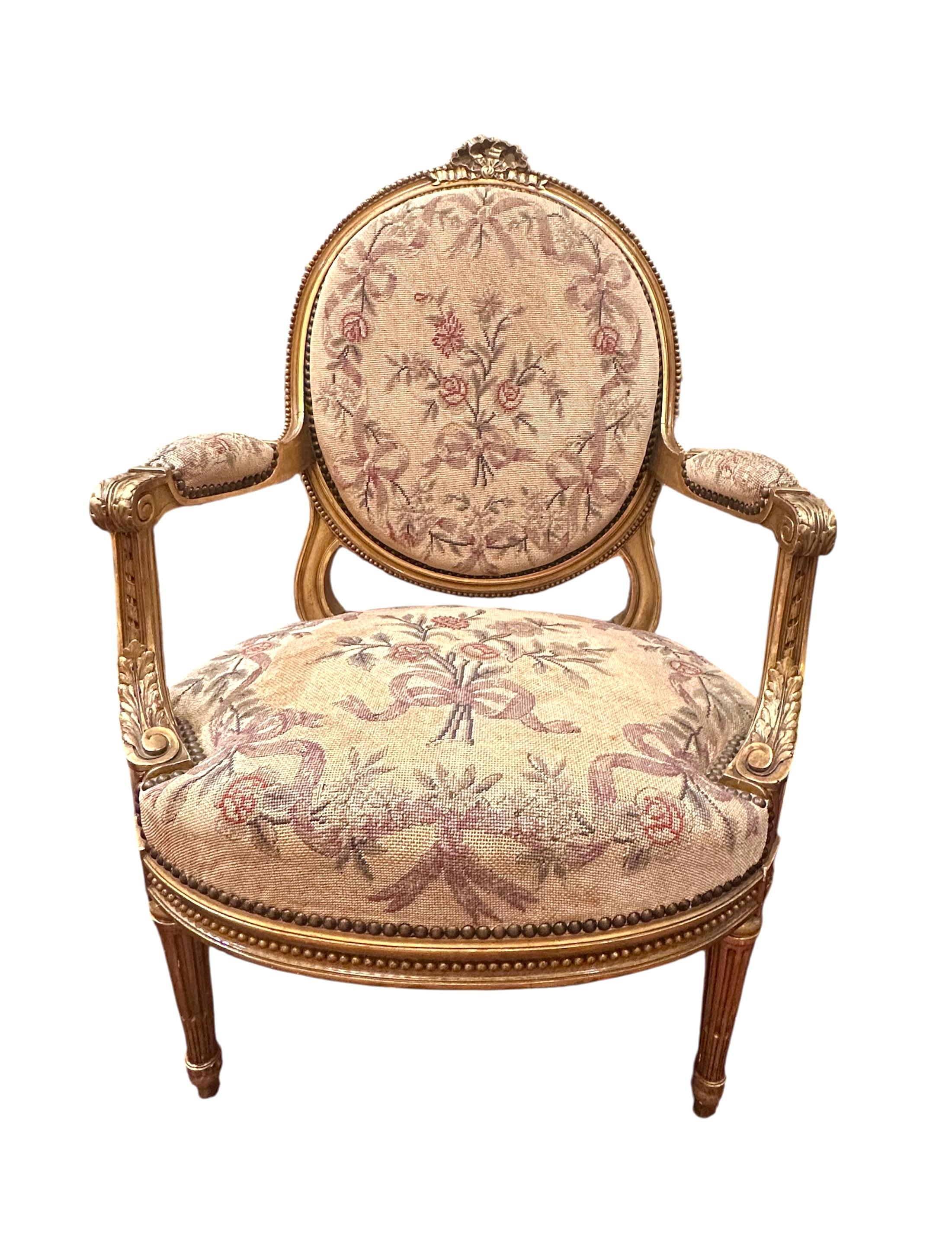 Antique French Pair of Louis XVI Style Carved Giltwood Fauteuils For Sale 2