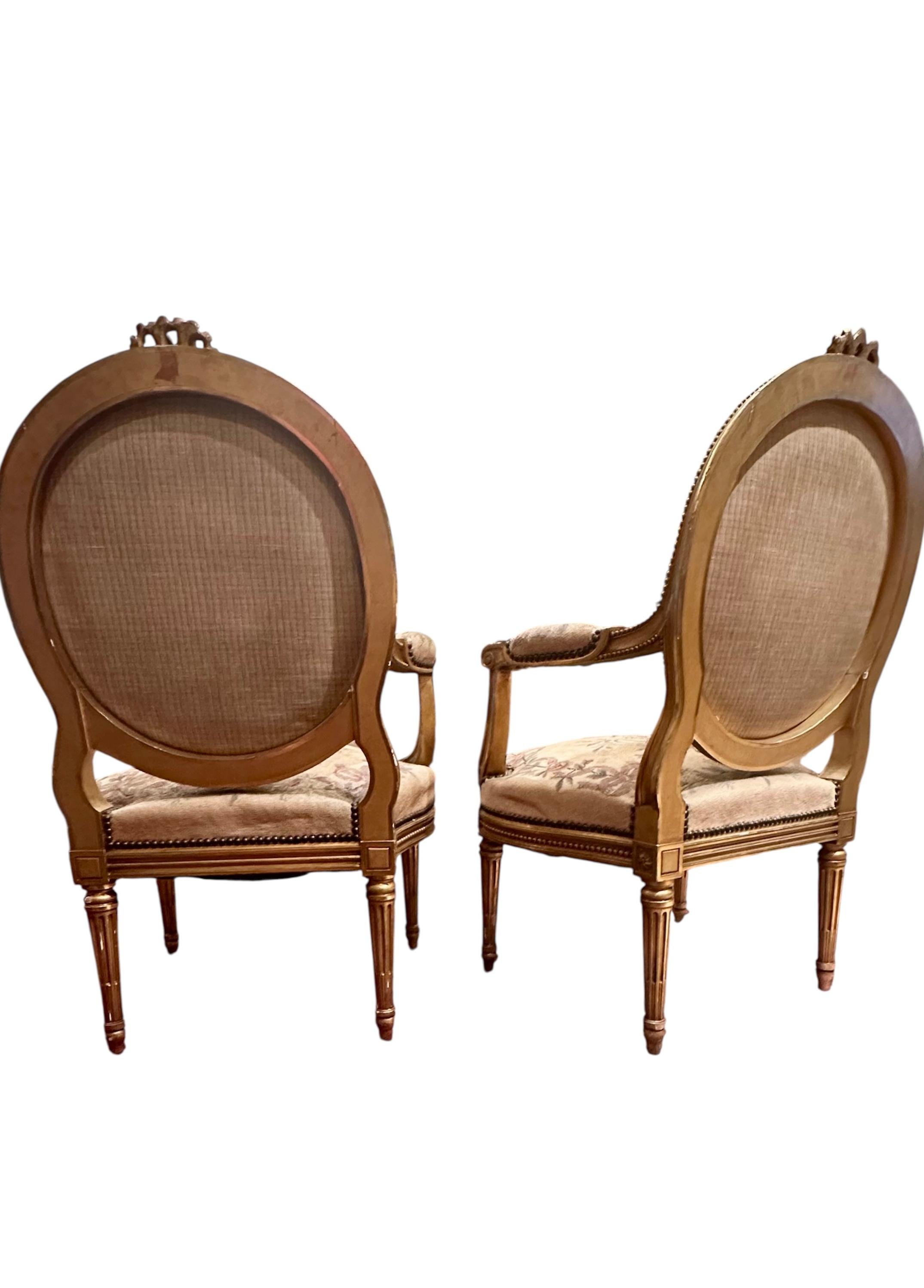Antique French Pair of Louis XVI Style Carved Giltwood Fauteuils For Sale 4