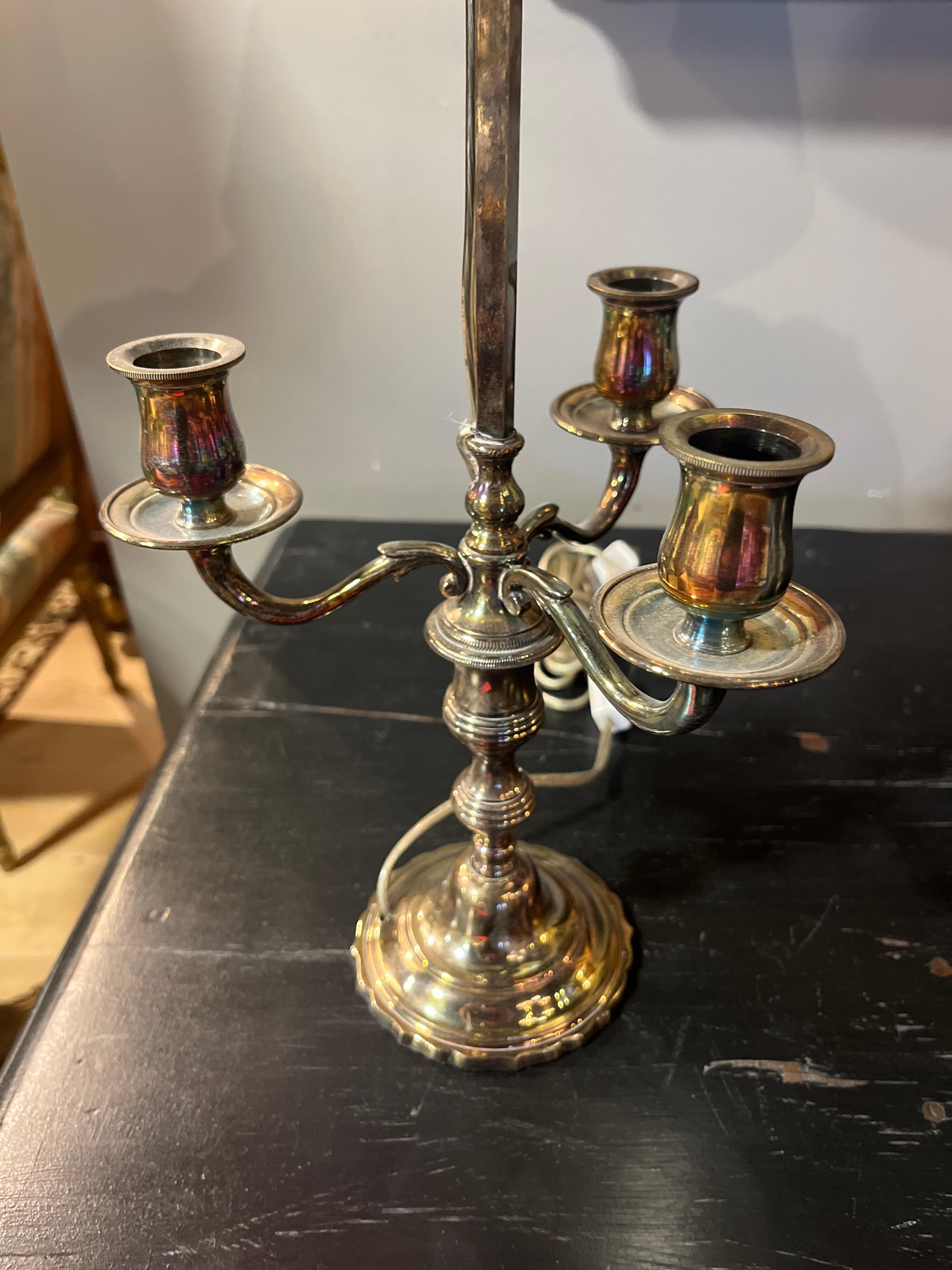 Antique French Coppia di lampade Bouillotte placcate in argento In condizioni buone in vendita a Scottsdale, AZ