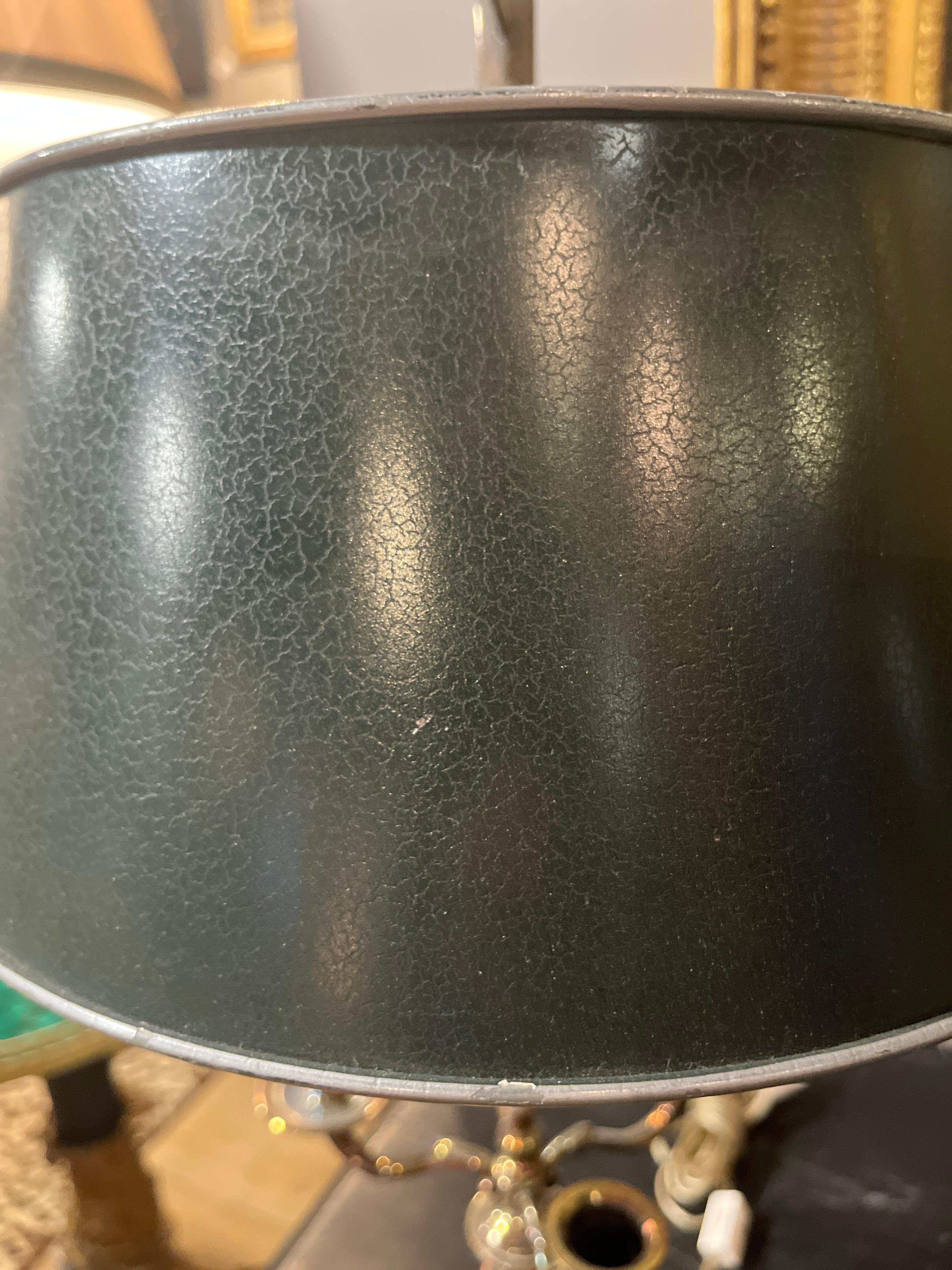 XIX secolo Antique French Coppia di lampade Bouillotte placcate in argento in vendita