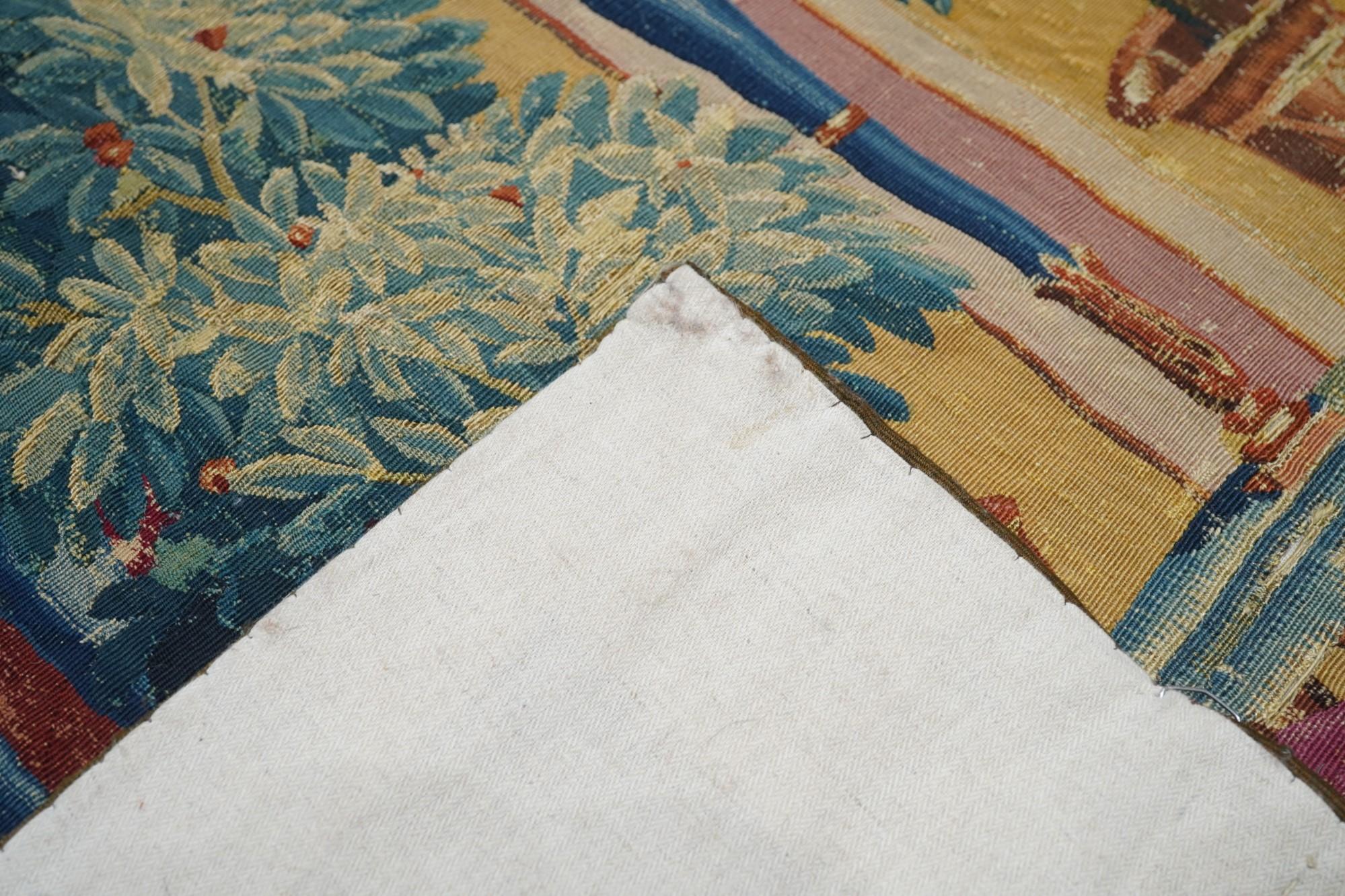 Antiker französischer Wandteppich Teppich im Angebot 3