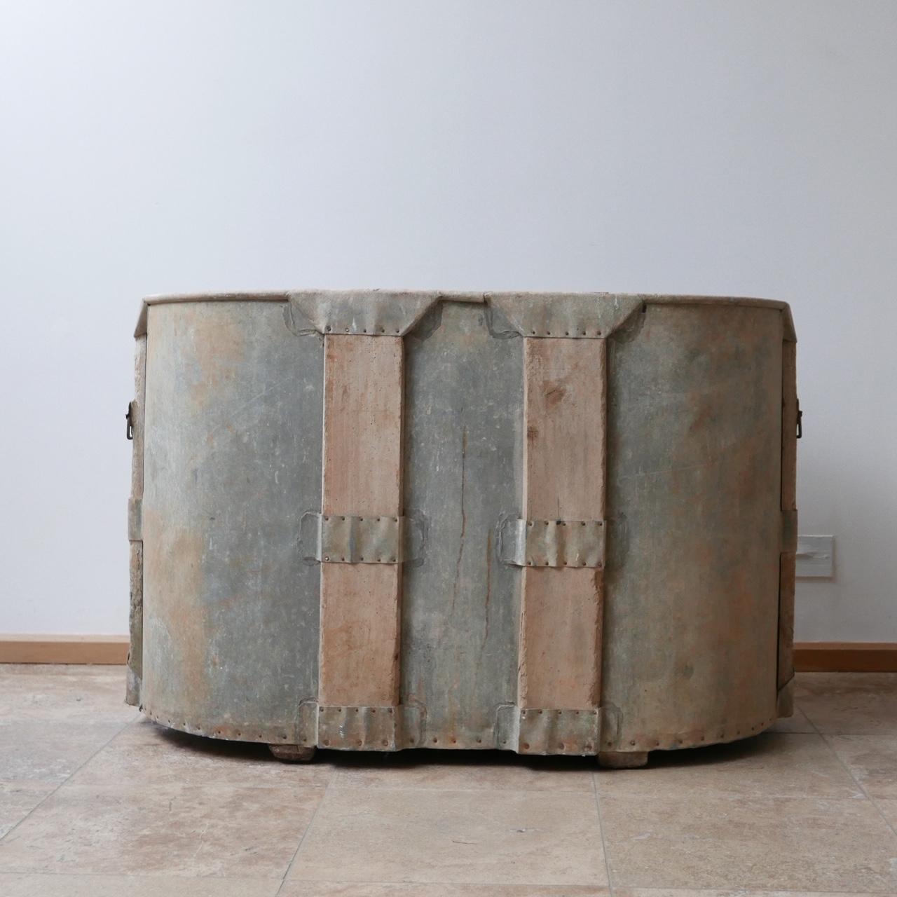 Ferro Vasca da bagno o fioriera con pannelli di Antique French in vendita