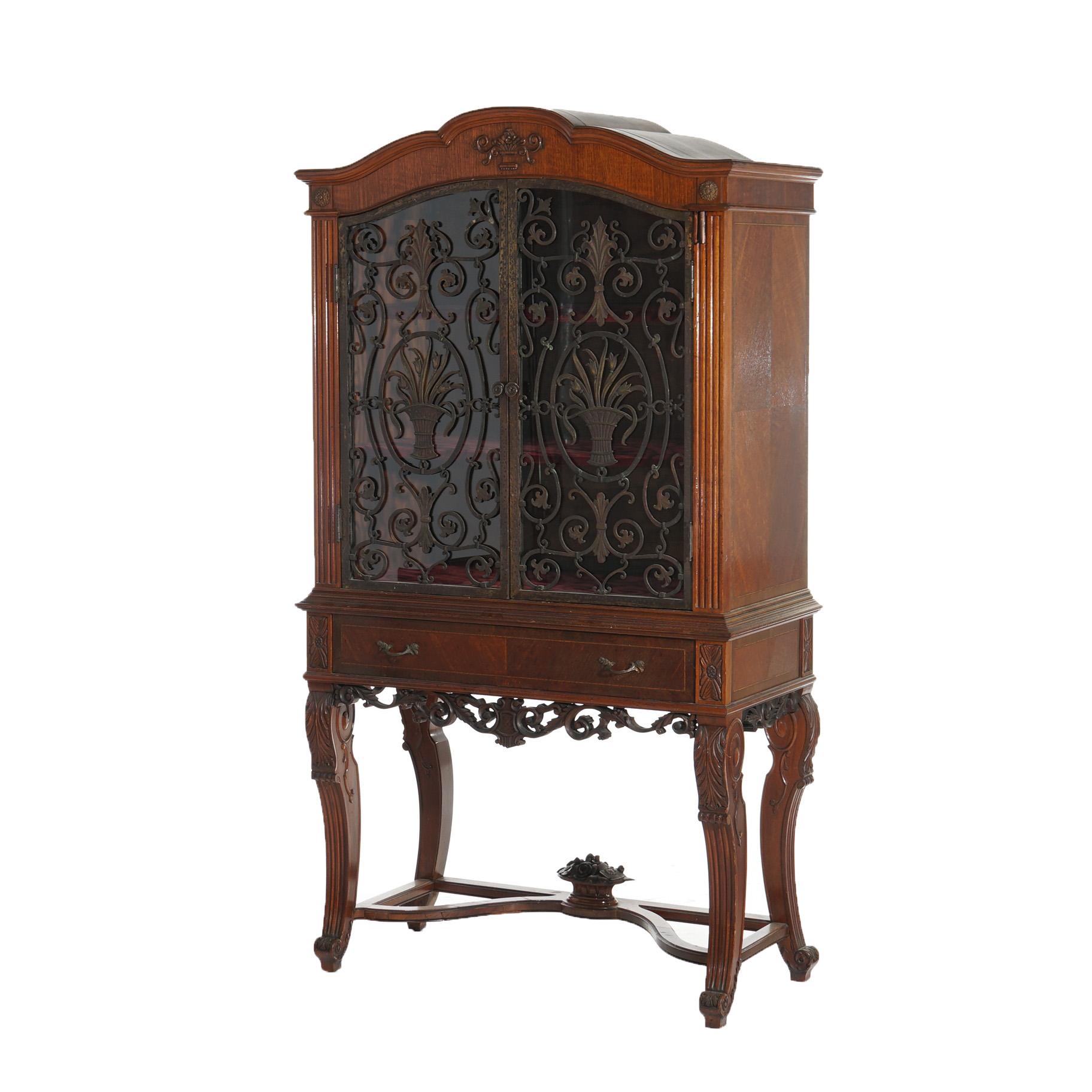 XX secolo Antique French Panier de Fleurs Berkey & Gay School Credenza in mogano intagliato in vendita