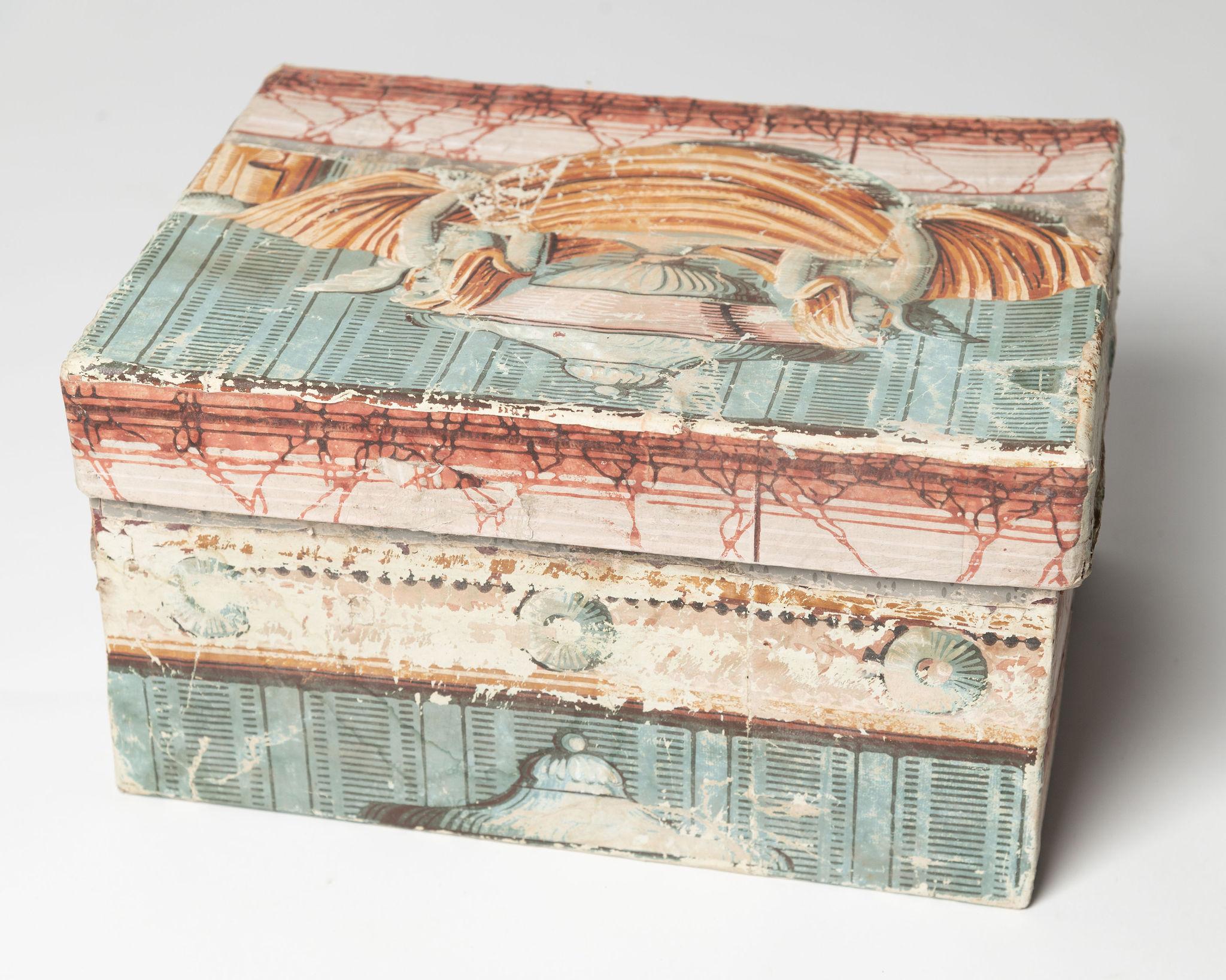 Antique French paper box, wallpaper  For Sale 2