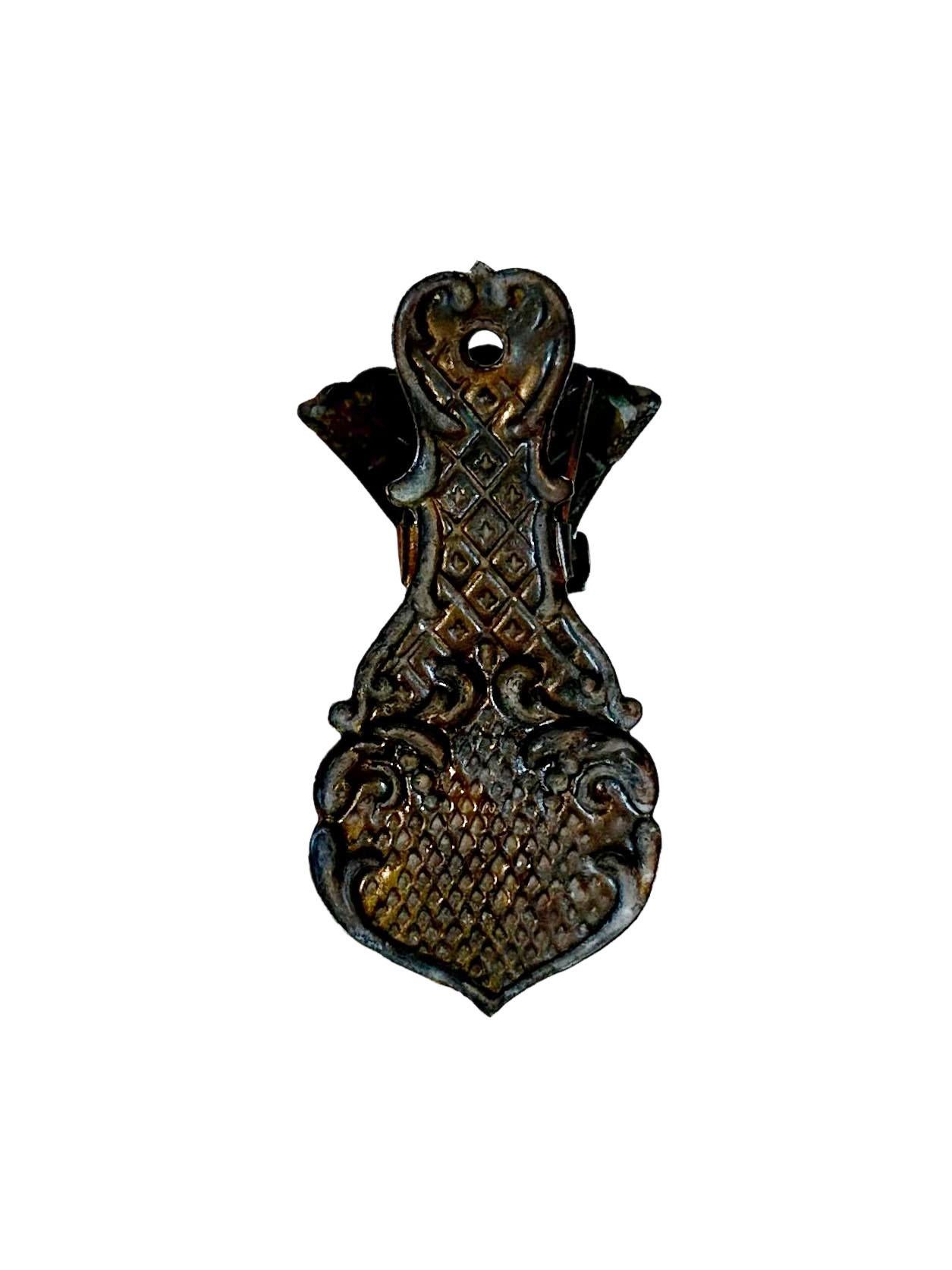 Antique French Paper Clip In Good Condition For Sale In Tampa, FL