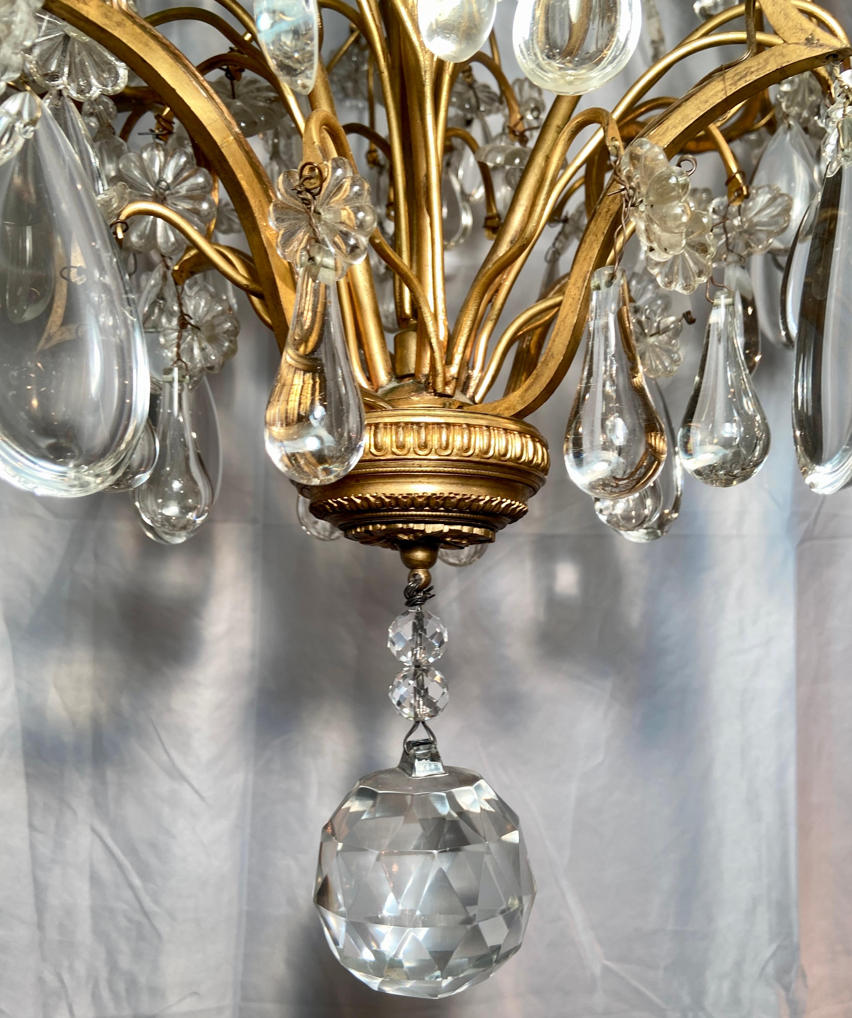 Antique French Parisian Crystal and Gold Bronze Chandelier, Circa 1890 For Sale 1