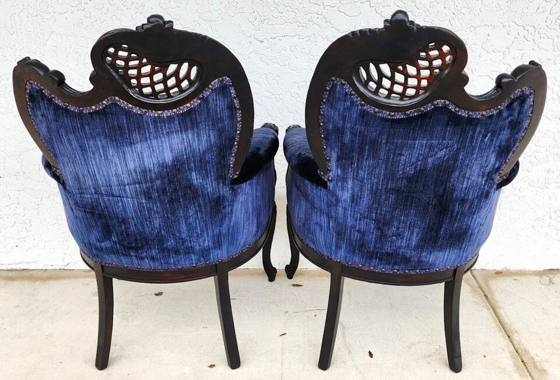 Paire de chaises de salon françaises anciennes en vente 5