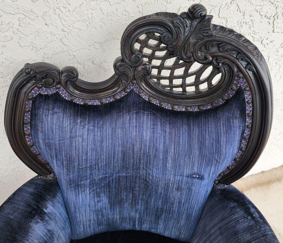 Sculpté Paire de chaises de salon françaises anciennes en vente