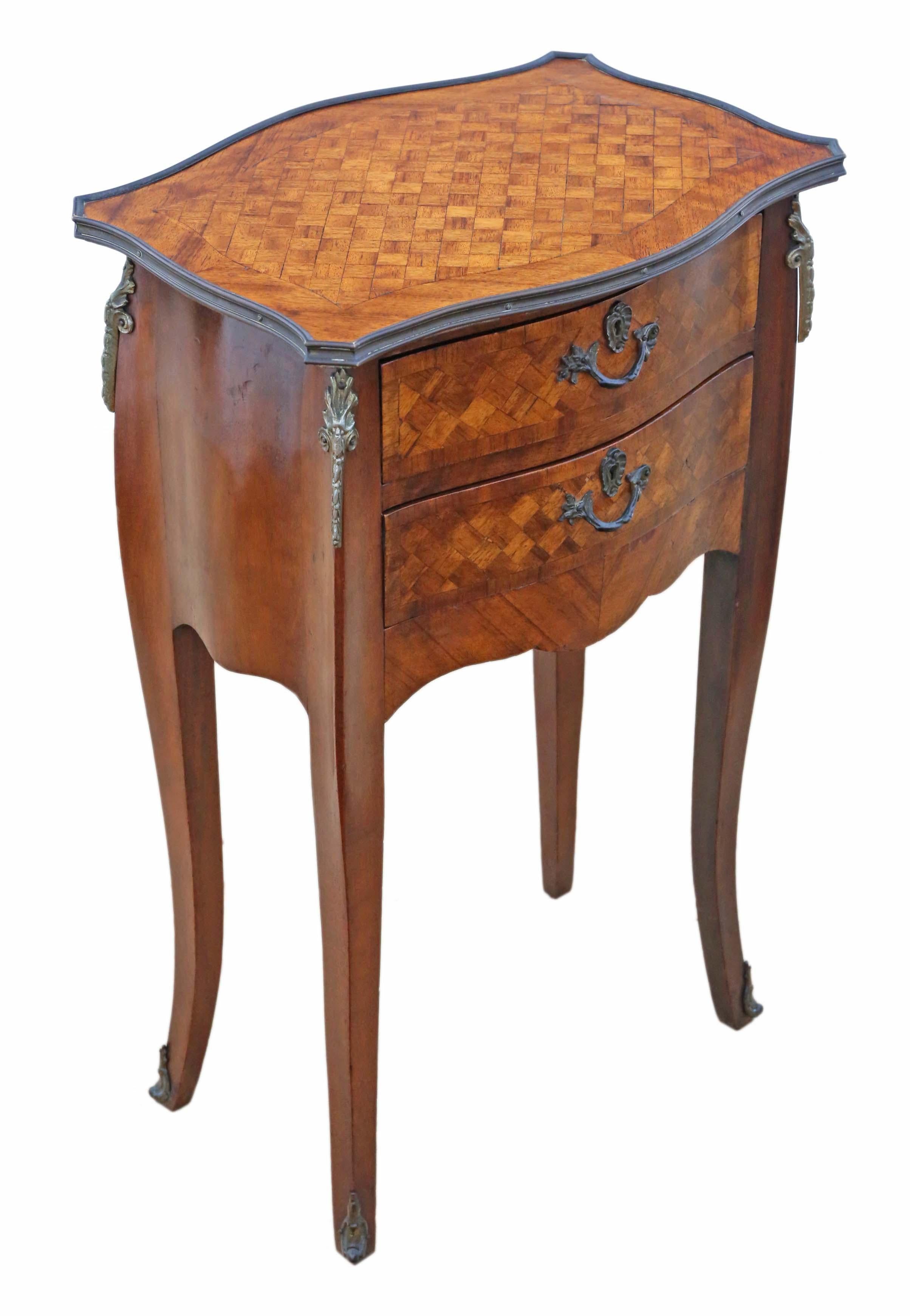 Antike französische Parkett-Nachttisch-Tisch-Kommode (Holz) im Angebot