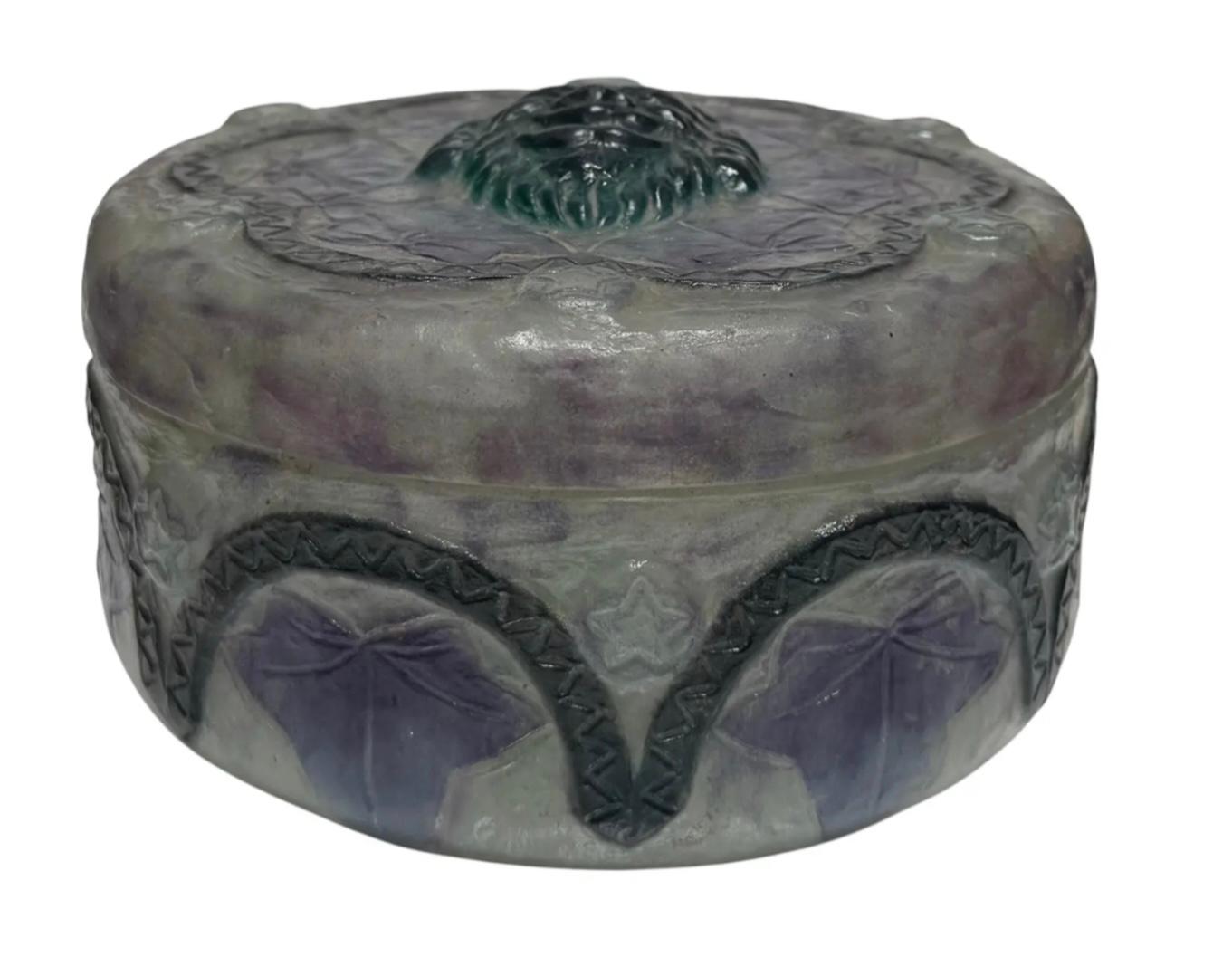 Français Ancienne boîte française en pâte de verre par Gabriel Argy-Rousseau, vers 1920 en vente