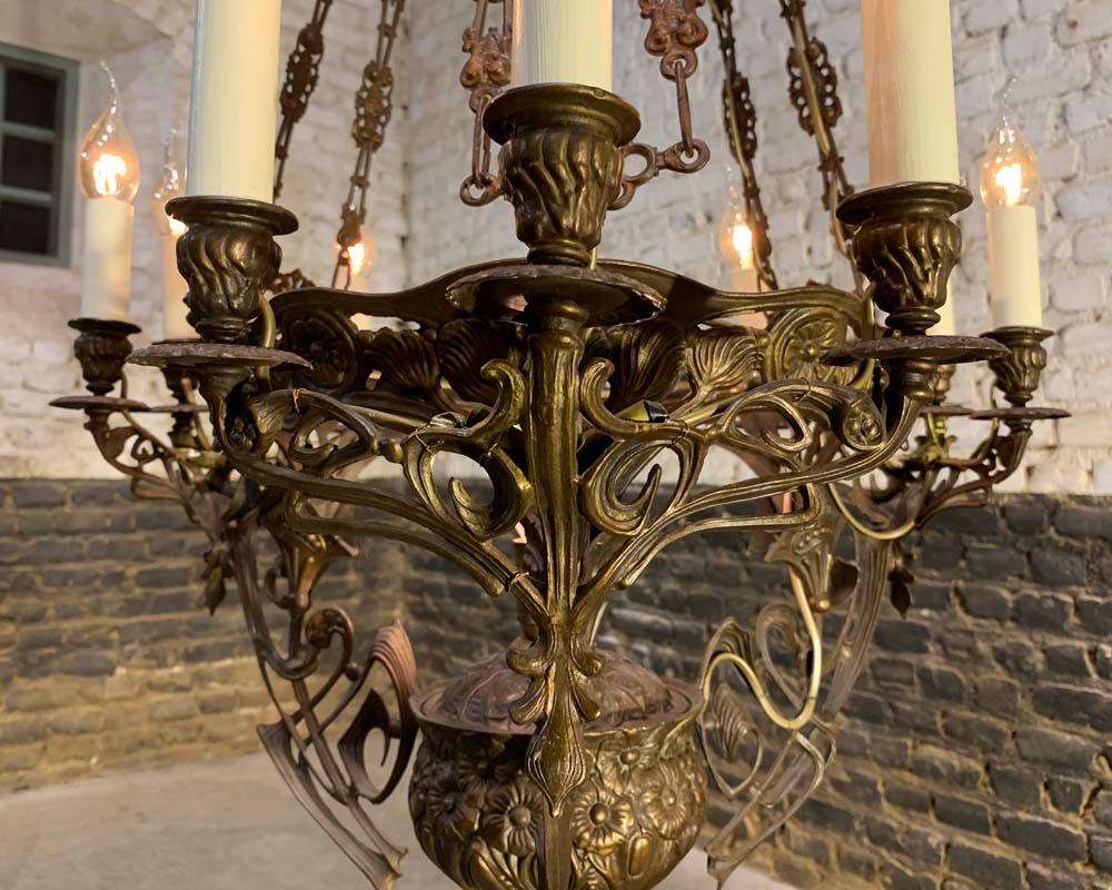 Antique French Patinated Brass Art Nouveau or Jugendstil Chandelier In Good Condition In Casteren, NL