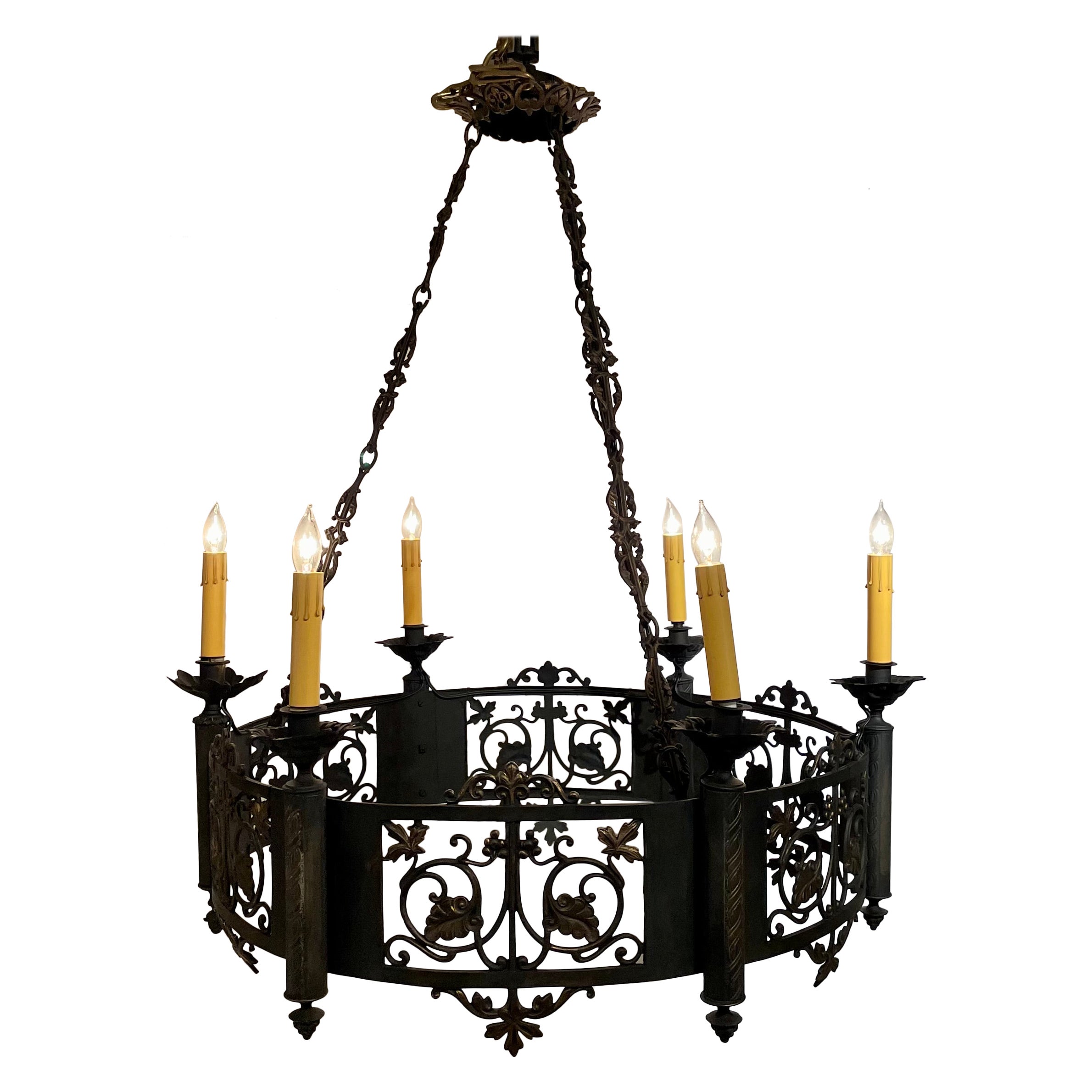 Antiguo candelabro francés de bronce patinado de 6 luces, circa 1885.