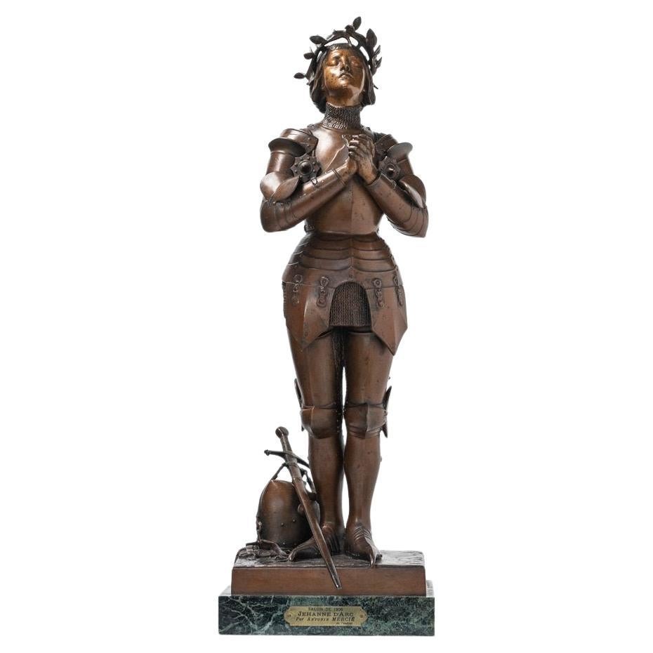 Antike französische patinierte Zinn-Skulptur. Jehanne D'Arc