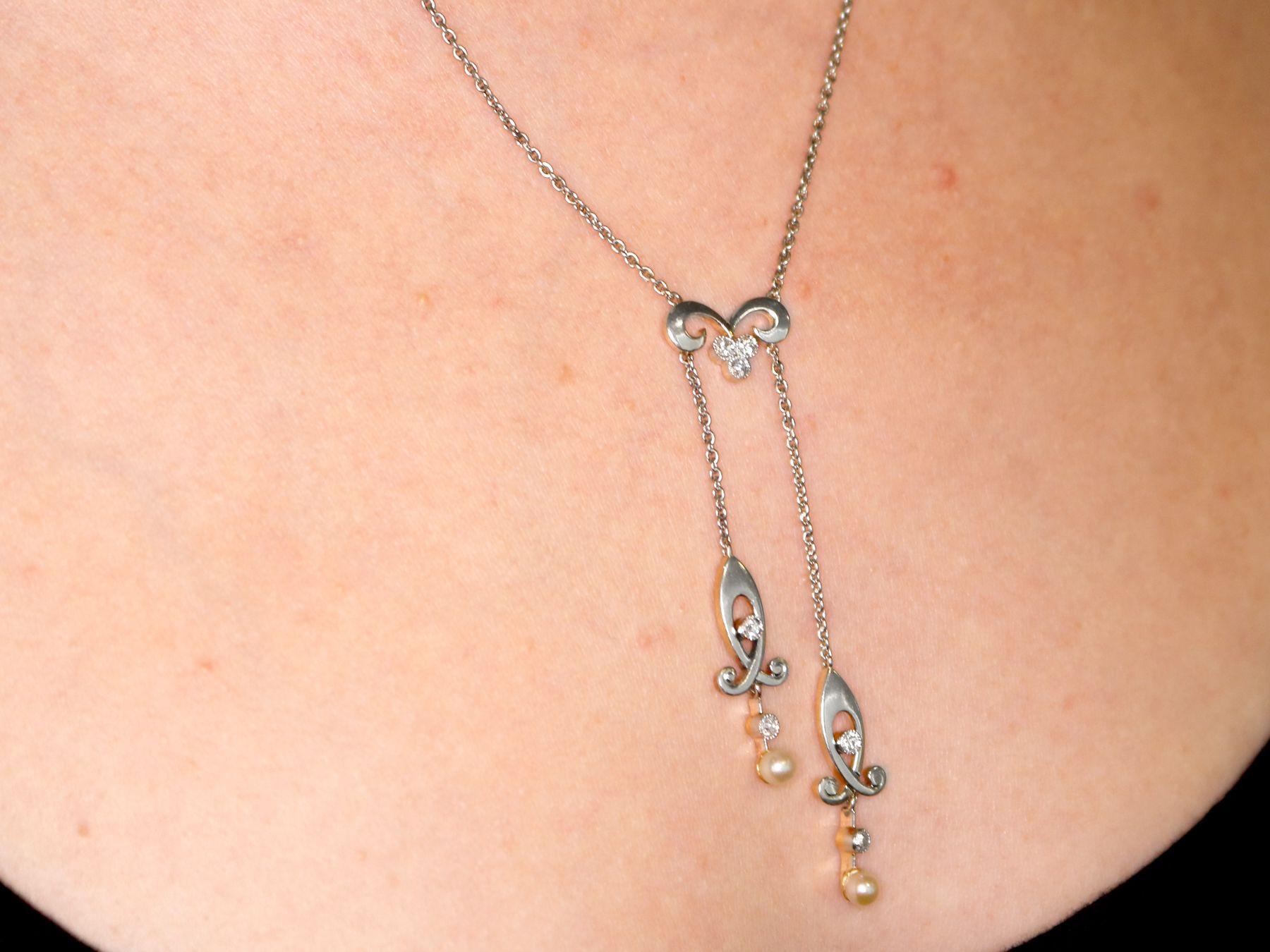 Collier français ancien en or jaune et platine avec perles et diamants en vente 2