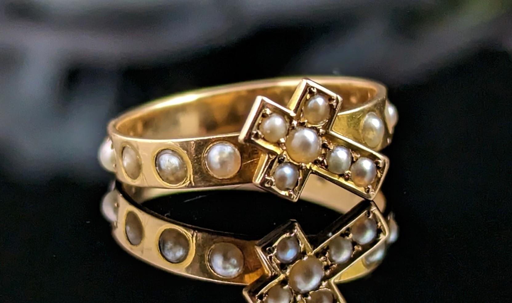 Antique French Pearl Cross Ring, 18k Yellow Gold, 19th Century In Fair Condition In NEWARK, GB