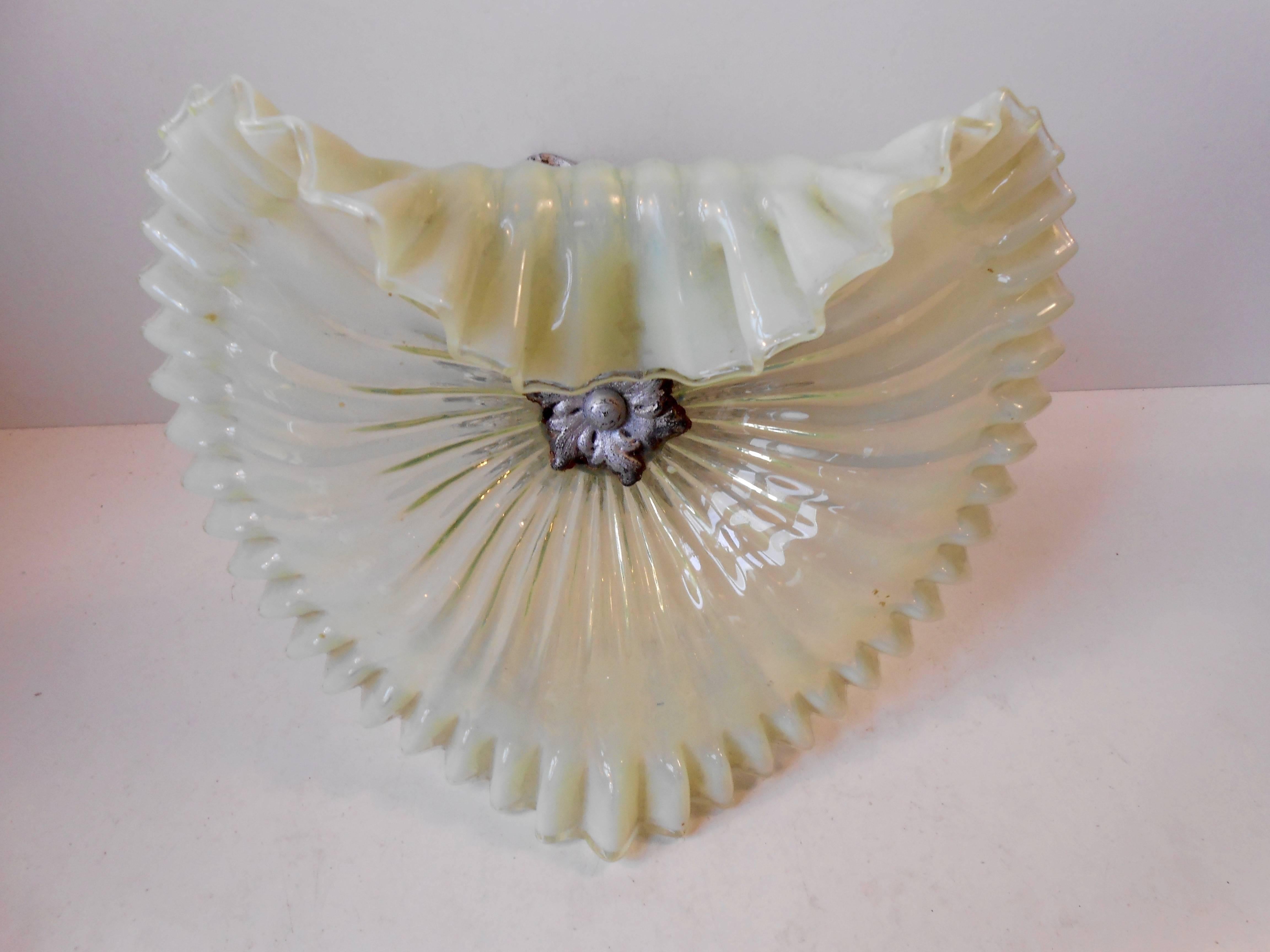 Antique French Pedestal Bowl in Opalescent Fluted Glass and Wrought Iron, 1900s For Sale 4