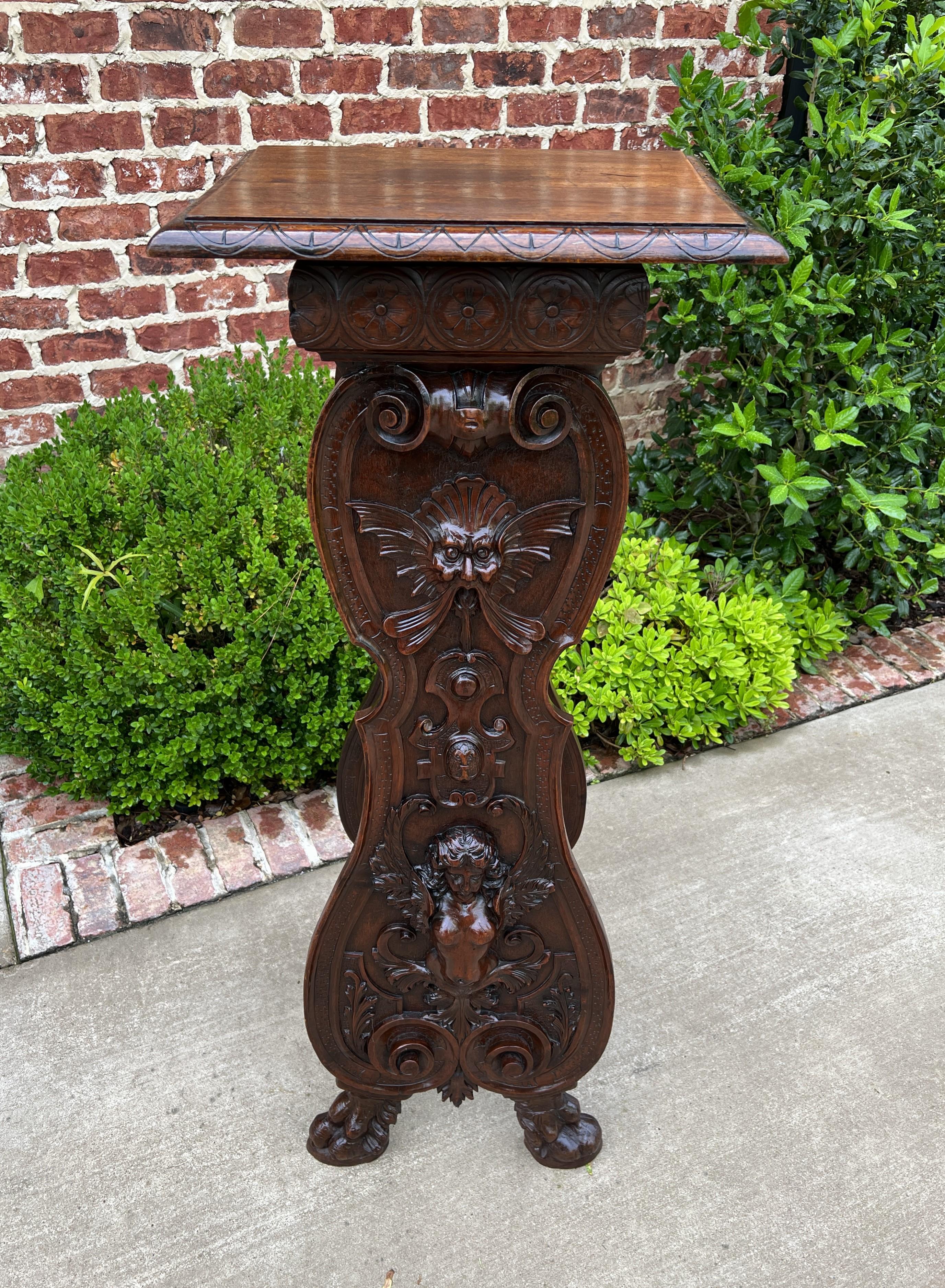 Sculpté Antique Français Pedestal Plant Stand Display Table Carved Oak Tall 19th C. en vente