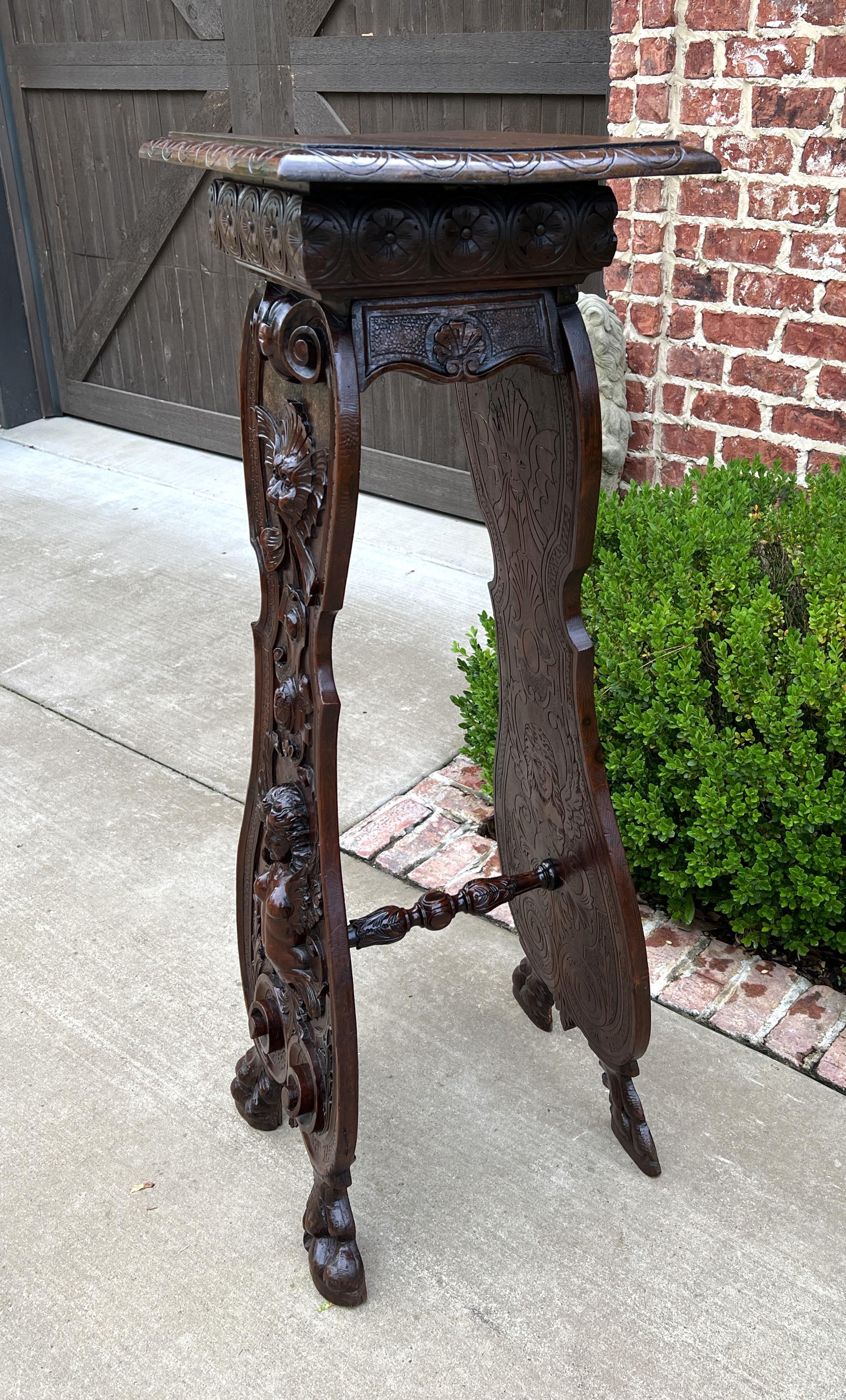 XIXe siècle Antique Français Pedestal Plant Stand Display Table Carved Oak Tall 19th C. en vente