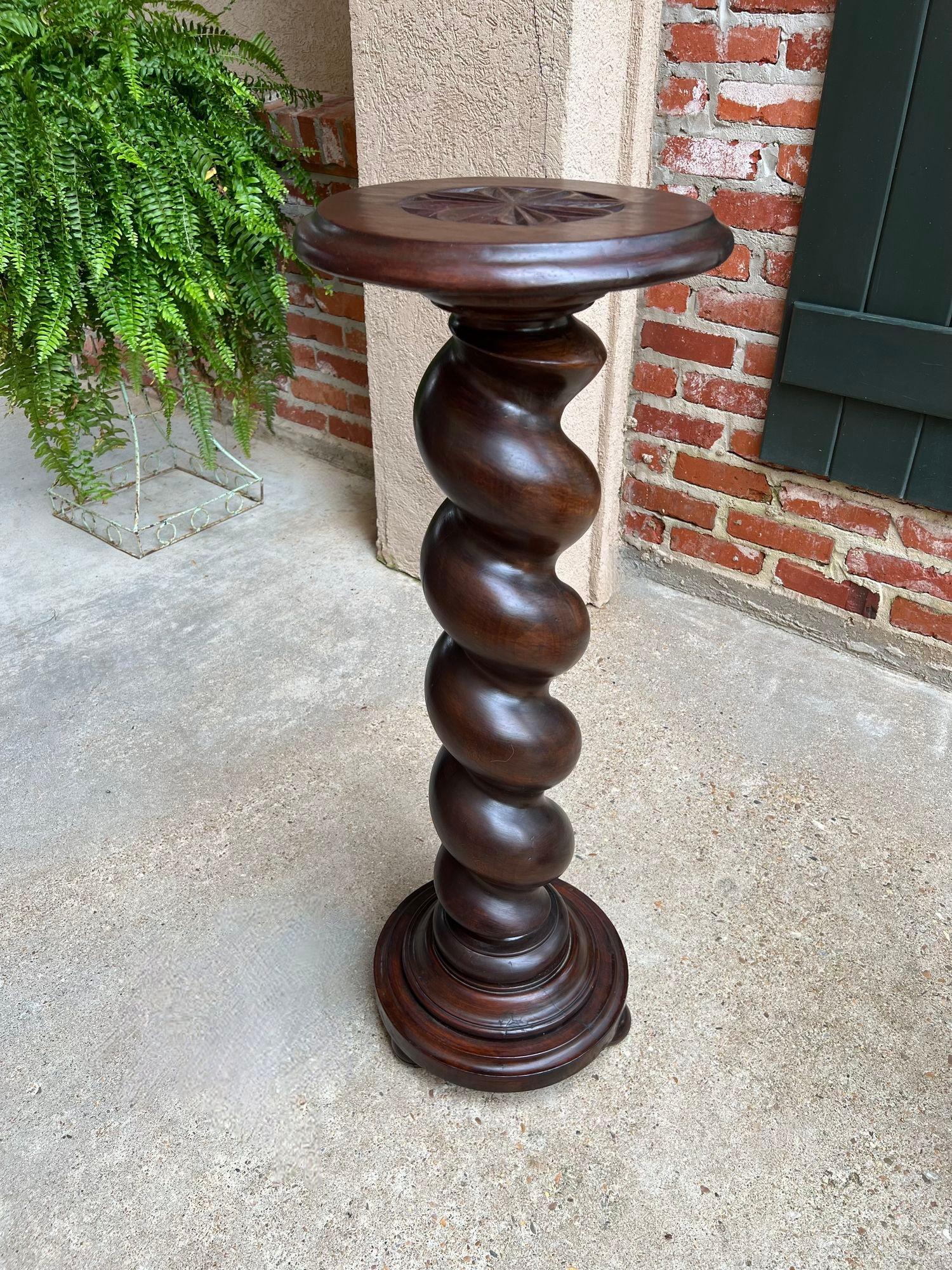 Antique French Pedestal Stand BARLEY TWIST Carved Oak Round Plant Display Column.

Direct from France, a carved and extremely thick barley twist pedestal stand! Perfect as a plant stand, gorgeous to use for display of your favorite majolica