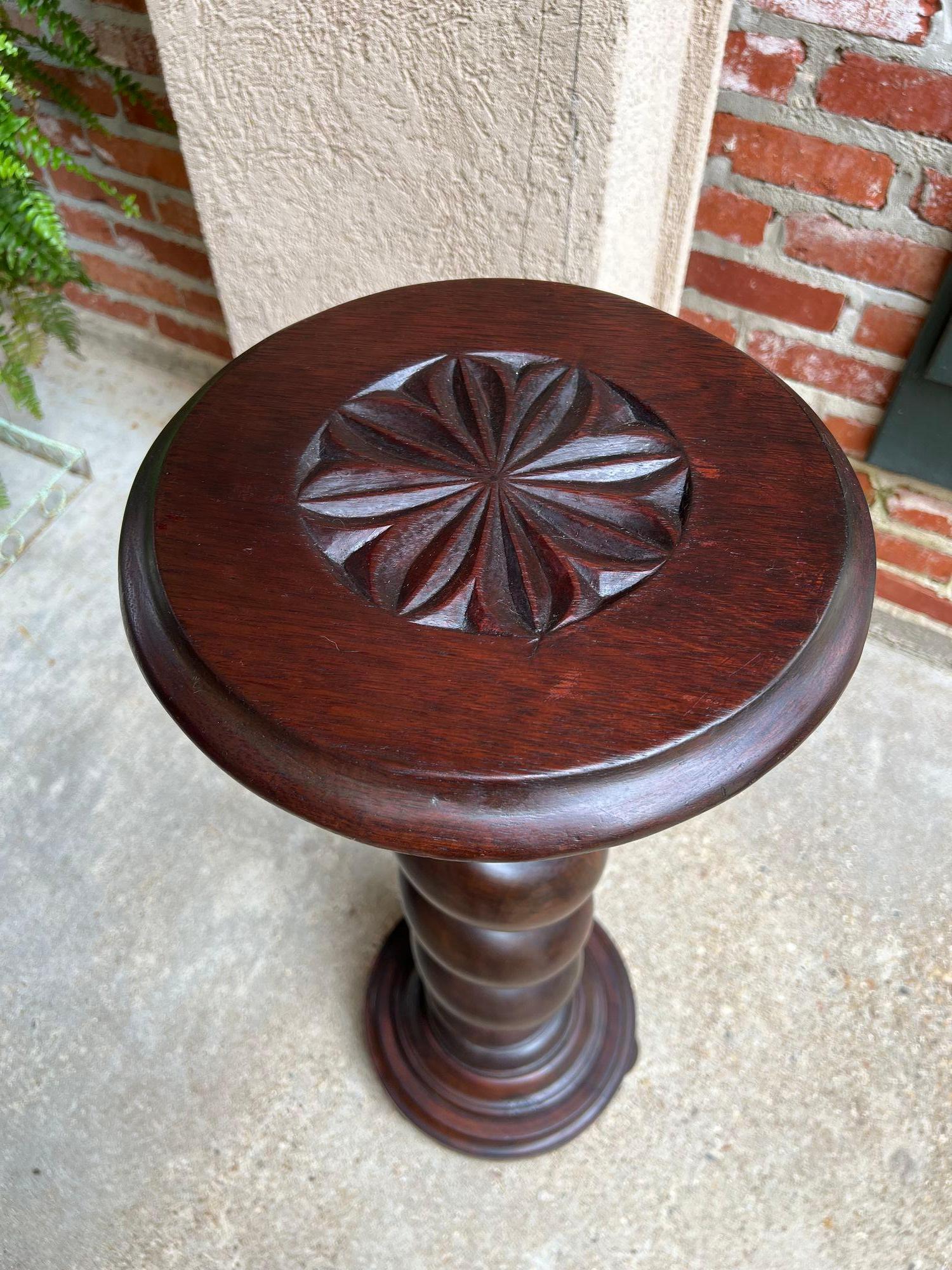 Antique French Pedestal Stand Barley Twist Carved Oak Round Plant Display Column In Good Condition In Shreveport, LA