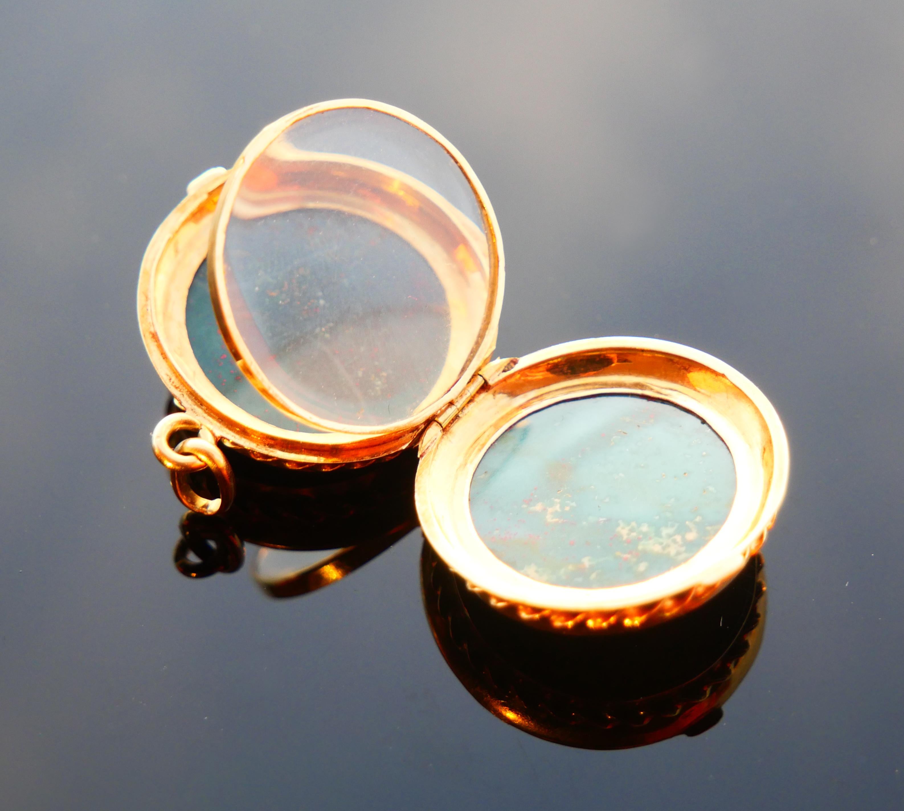 Antique French Pendant Locket Micromosaic natural stones solid 18K Gold  / 9.2 g For Sale 7