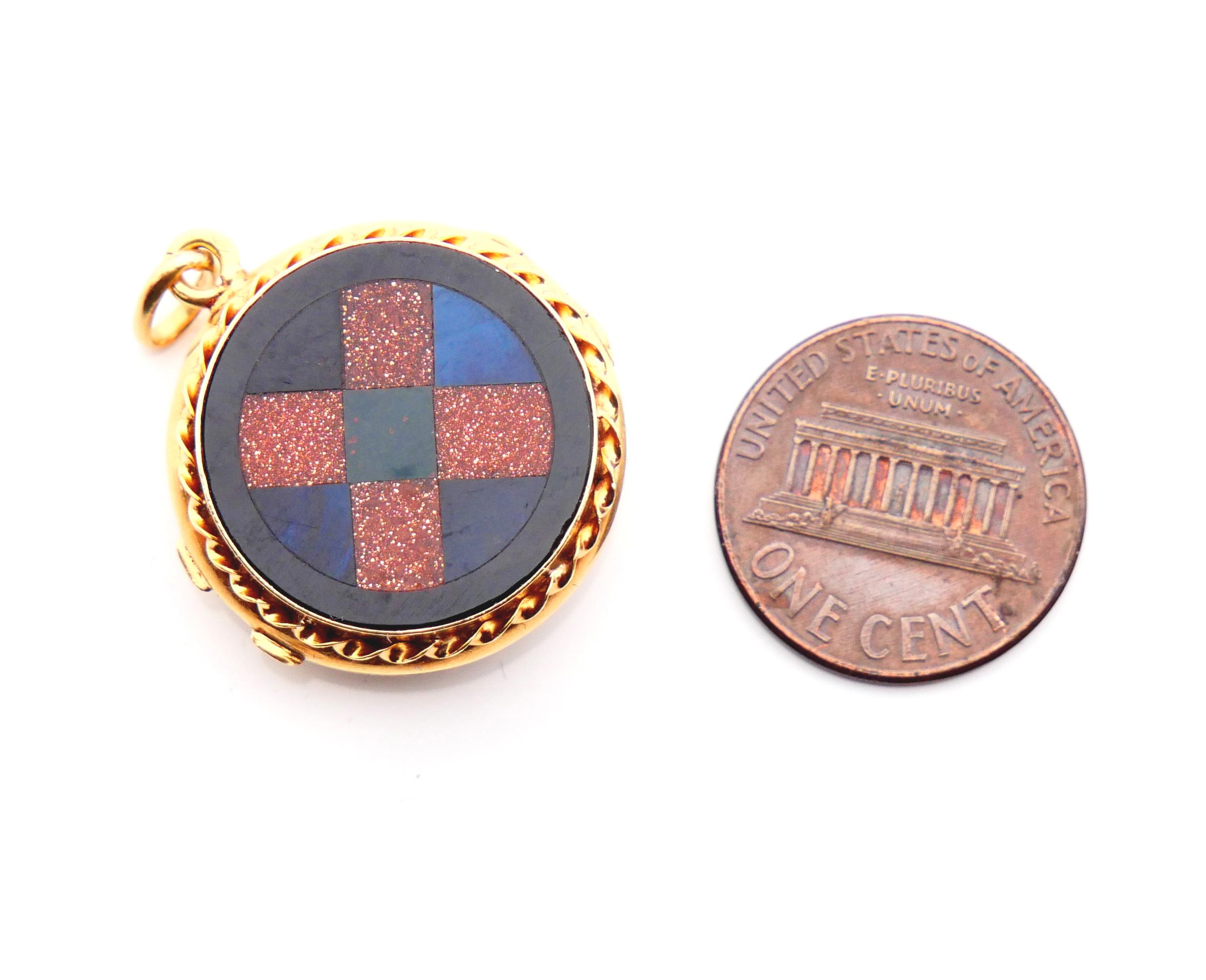 Antique French Pendant Locket Micromosaic natural stones solid 18K Gold  / 9.2 g For Sale 4