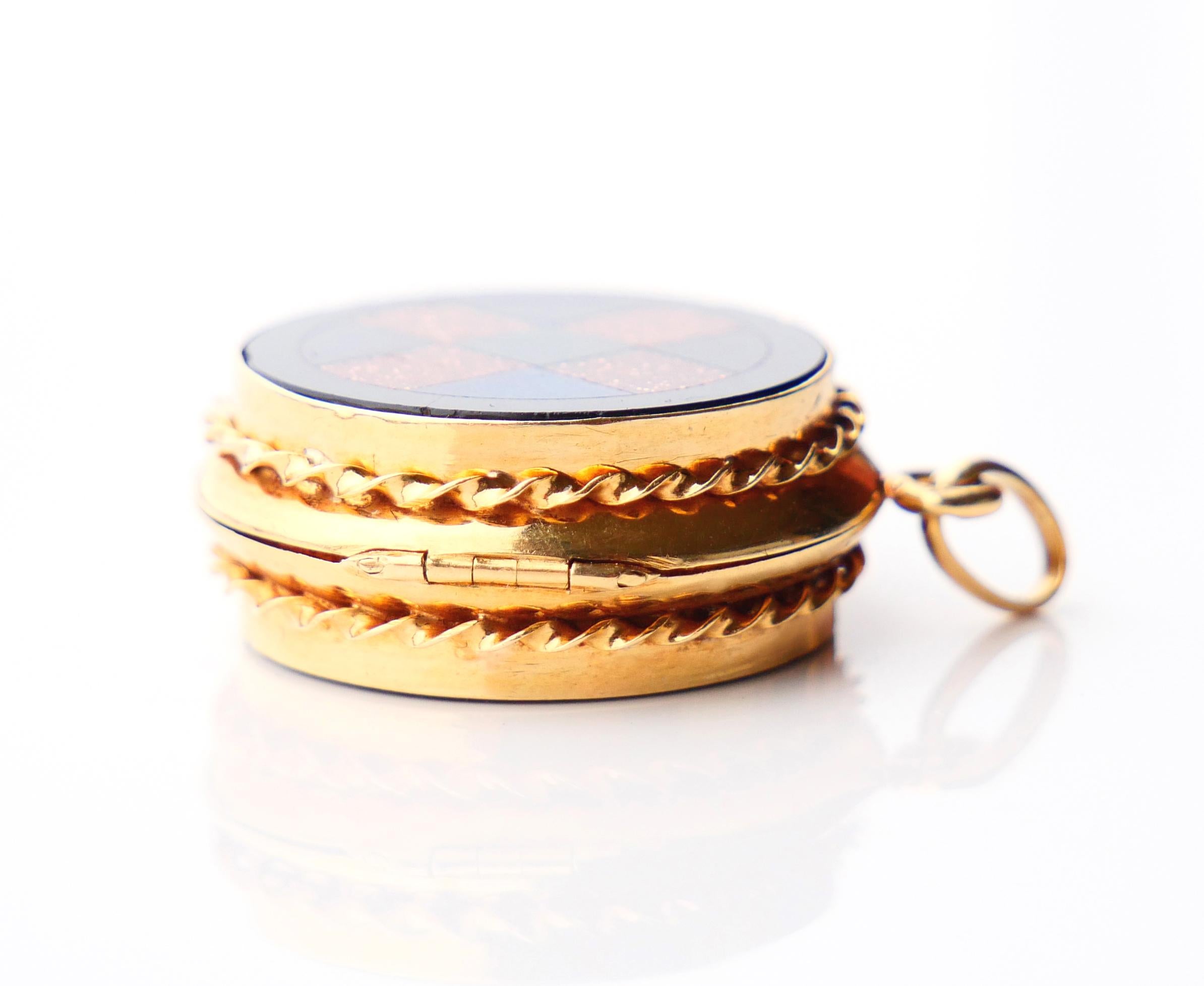 Antique French Pendant Locket Micromosaic natural stones solid 18K Gold  / 9.2 g For Sale 5