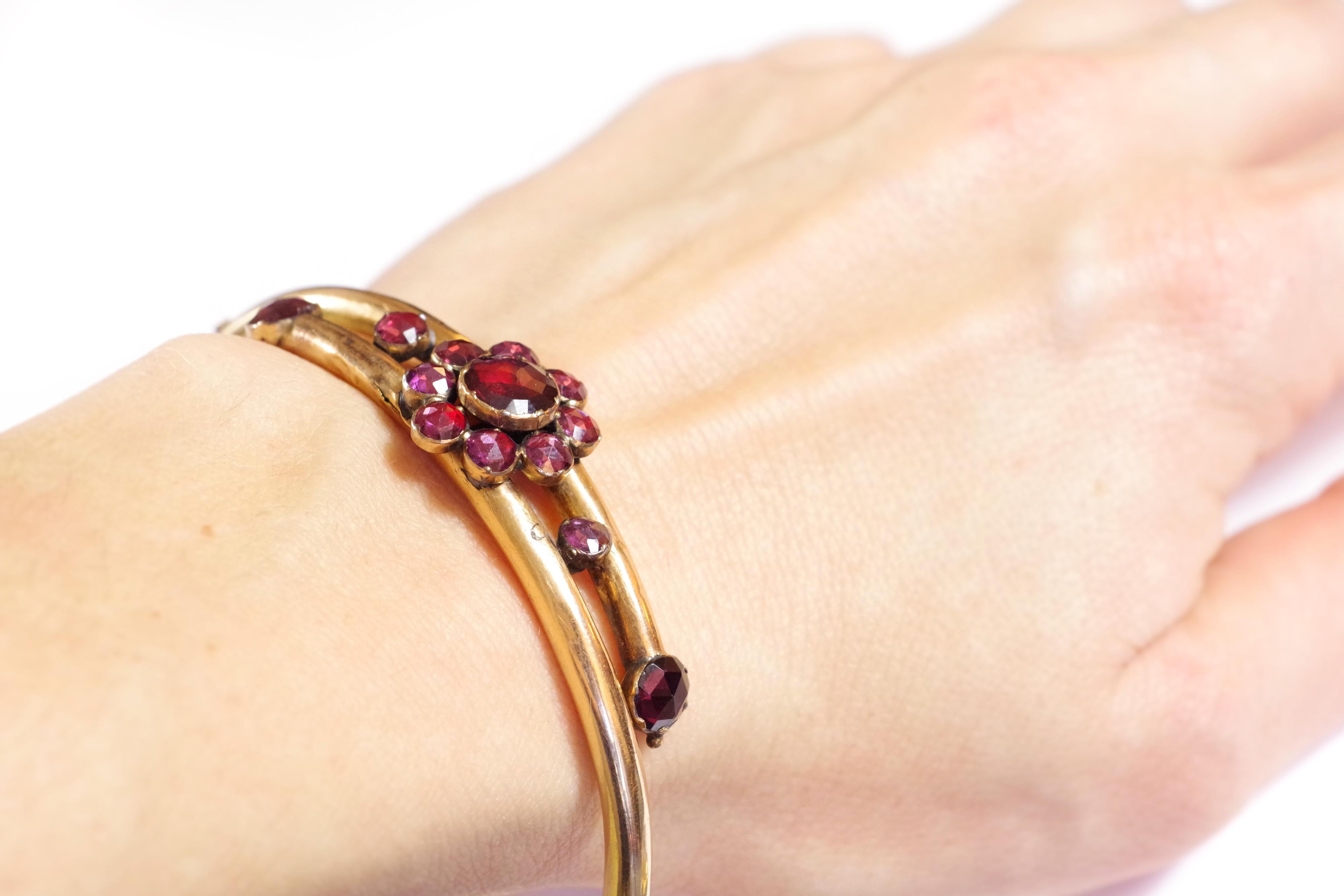 Antikes französisches Perpignan Granat-Armband, viktorianischer Armreif, hohl 18k Roségold 1