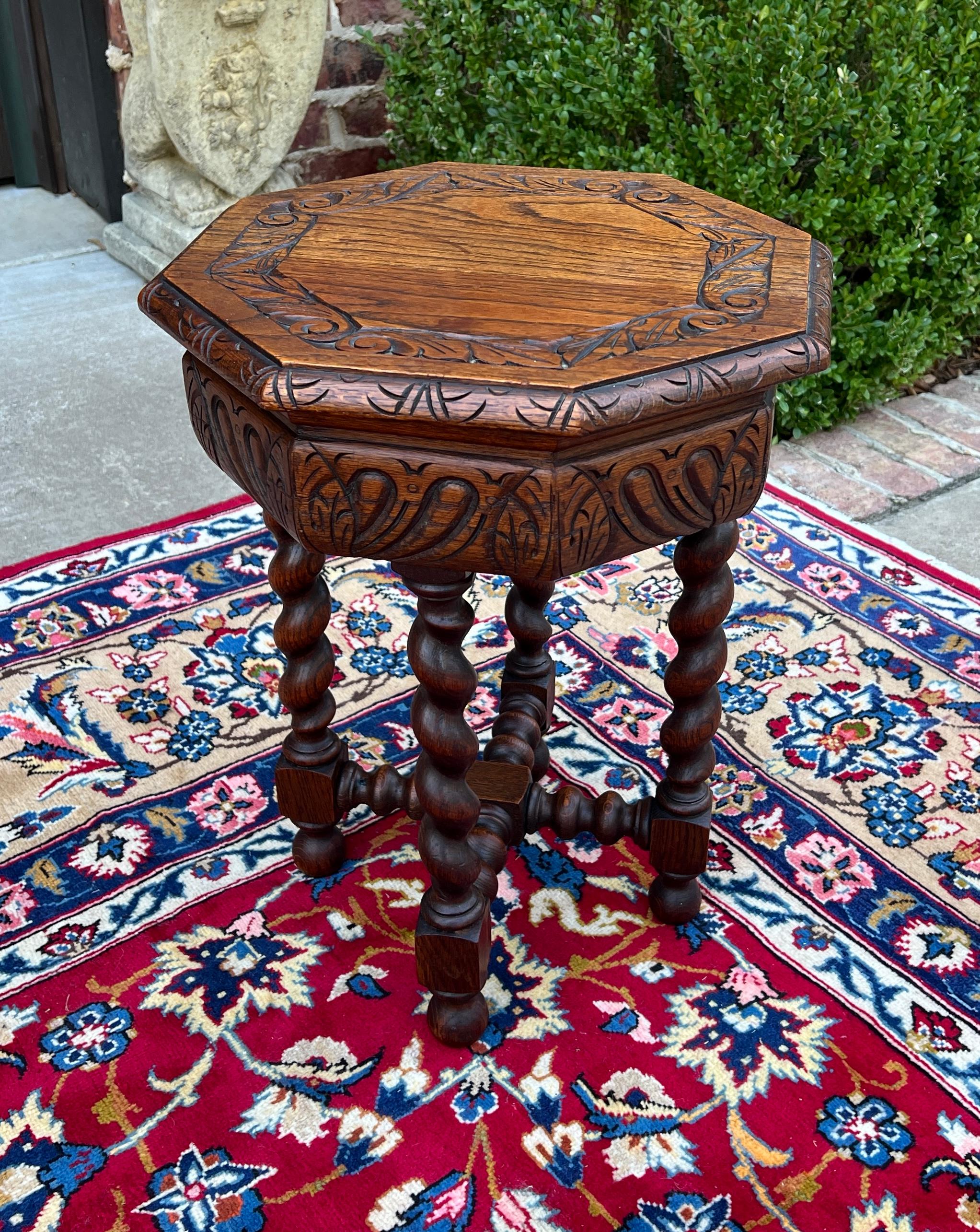 Antique French Petite BARLEY TWIST Octagonale Renaissance Revival Oak 19th 8